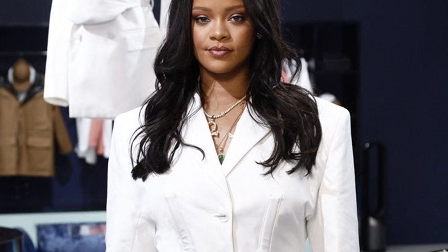 &#x397; Rihanna &#x3B4;&#x3B7;&#x3BB;&#x3CE;&#x3BD;&#x3B5;&#x3B9; &#x3C0;&#x3C1;&#x3CE;&#x3C4;&#x3B7; &#x3C6;&#x3BF;&#x3C1;&#x3AC; &#x3C0;&#x3C9;&#x3C2; &#x3B5;&#x3AF;&#x3BD;&#x3B1;&#x3B9; &#x3B5;&#x3C1;&#x3C9;&#x3C4;&#x3B5;&#x3C5;&#x3BC;&#x3AD;&#x3BD;&#x3B7;
