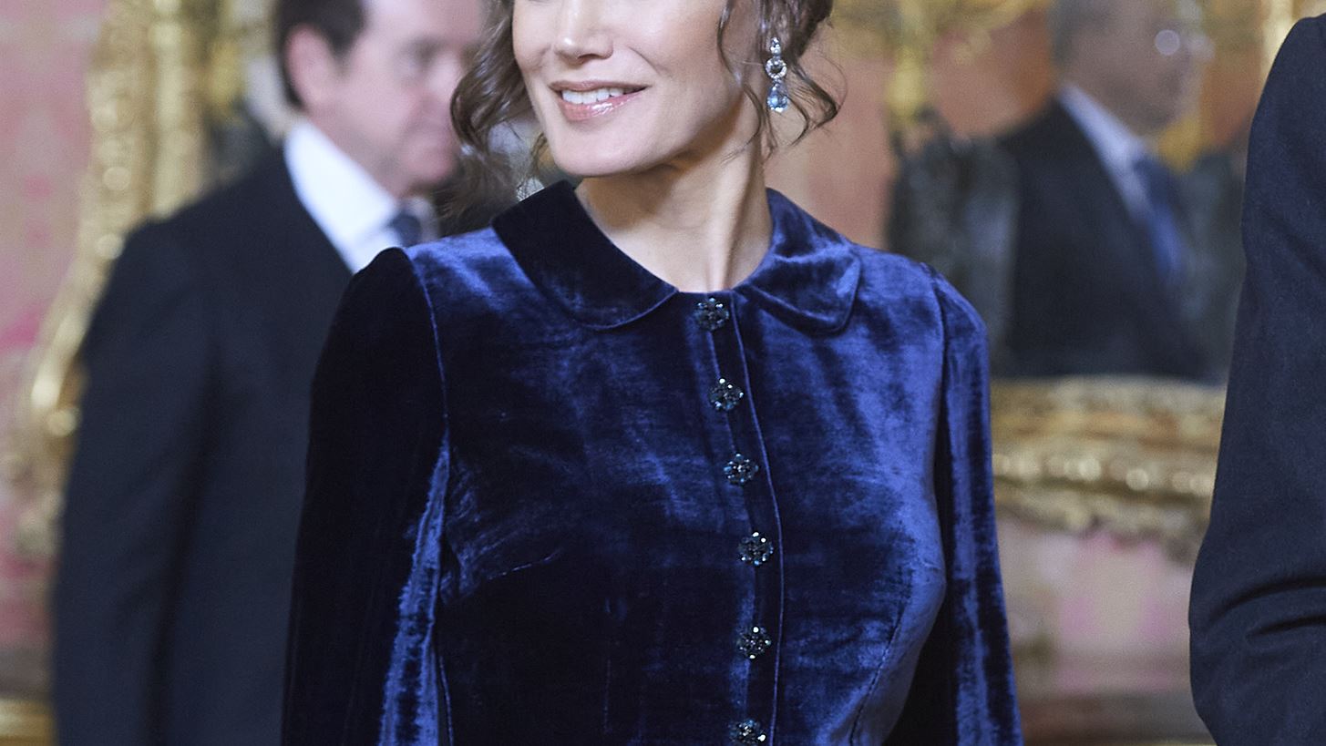 &#x397; &#x392;&#x3B1;&#x3C3;&#x3AF;&#x3BB;&#x3B9;&#x3C3;&#x3C3;&#x3B1; Letizia &#x3C4;&#x3B7;&#x3C2; &#x399;&#x3C3;&#x3C0;&#x3B1;&#x3BD;&#x3AF;&#x3B1;&#x3C2; &#x3BC;&#x27; &#x3AD;&#x3BD;&#x3B1; H&amp;M &#x3B2;&#x3C1;&#x3B1;&#x3B4;&#x3B9;&#x3BD;&#x3CC; &#x3C6;&#x3CC;&#x3C1;&#x3B5;&#x3BC;&#x3B1; &#x3C3;&#x3B5; &#x3B5;&#x3C0;&#x3AF;&#x3C3;&#x3B7;&#x3BC;&#x3BF; &#x3B4;&#x3B5;&#x3AF;&#x3C0;&#x3BD;&#x3BF;