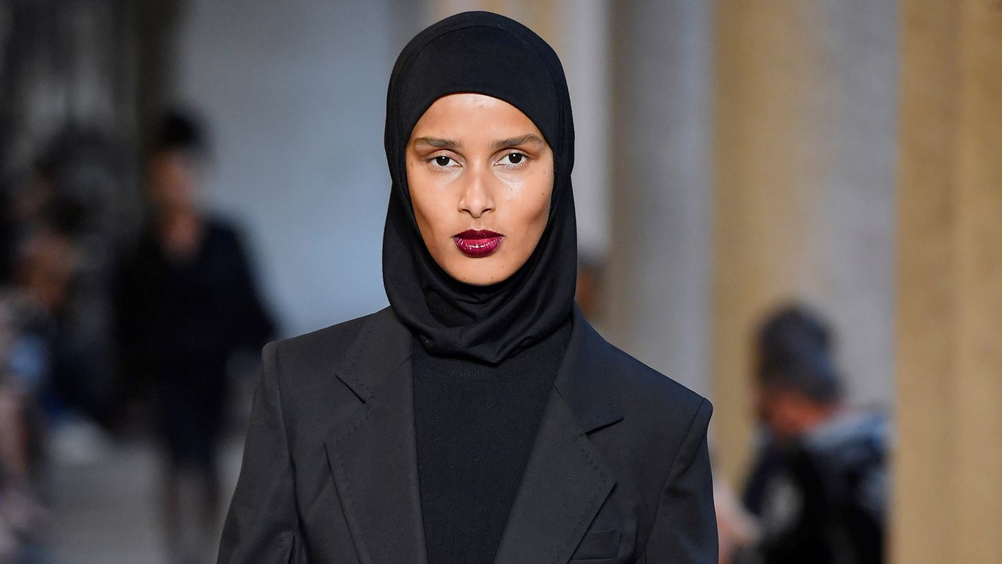 Rawdah Mohamed | &#x3A4;&#x3BF; &#x3BC;&#x3BF;&#x3BD;&#x3C4;&#x3AD;&#x3BB;&#x3BF; &#x3C0;&#x3BF;&#x3C5; &#x3BE;&#x3B5;&#x3BA;&#x3AF;&#x3BD;&#x3B7;&#x3C3;&#x3B5; &#x3C4;&#x3B7;&#x3BD; &#x3BA;&#x3B1;&#x3BC;&#x3C0;&#x3AC;&#x3BD;&#x3B9;&#x3B1; #HandsOffMyHijab