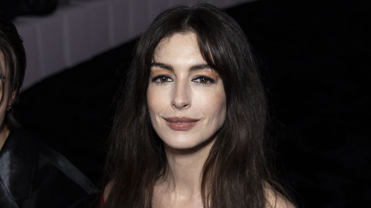 Anne Hathaway | &#x397; &#x3B5;&#x3BE;&#x3BF;&#x3BC;&#x3BF;&#x3BB;&#x3CC;&#x3B3;&#x3B7;&#x3C3;&#x3B7; &#x3B3;&#x3B9;&#x3B1; &#x3C4;&#x3B7;&#x3BD; &#x3B1;&#x3C0;&#x3BF;&#x3B2;&#x3BF;&#x3BB;&#x3AE; &#x3C0;&#x3BF;&#x3C5; &#x3B5;&#x3AF;&#x3C7;&#x3B5;
