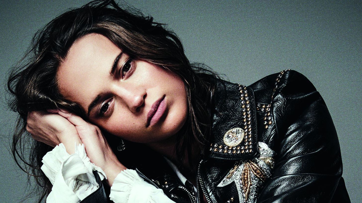 All About Alicia Vikander: &#x397; &#x3B1;&#x3B3;&#x3B1;&#x3C0;&#x3B7;&#x3BC;&#x3AD;&#x3BD;&#x3B7; &#x3C4;&#x3BF;&#x3C5; &#x3A7;&#x3CC;&#x3BB;&#x3B9;&#x3B3;&#x3BF;&#x3C5;&#x3BD;&#x3C4; &#x3C3;&#x3C4;&#x3B7; Madame Figaro &#x399;&#x3BF;&#x3C5;&#x3BB;&#x3AF;&#x3BF;&#x3C5;