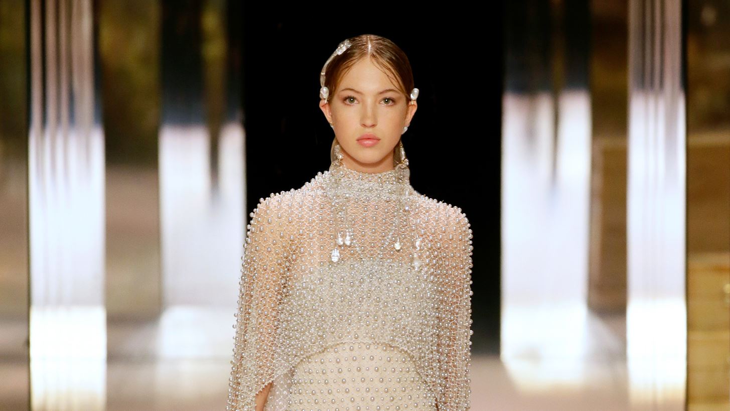 Fendi S/S 21 | &#x3A4;&#x3B1; hairstyles-&#x3CC;&#x3BD;&#x3B5;&#x3B9;&#x3C1;&#x3BF; &#x3C4;&#x3C9;&#x3BD; &#x3BC;&#x3BF;&#x3BD;&#x3C4;&#x3AD;&#x3BB;&#x3C9;&#x3BD;