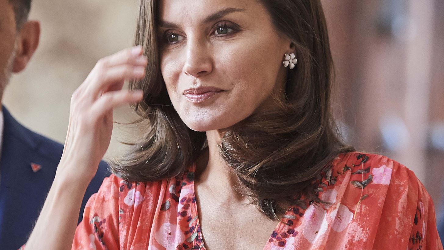 &#x397; &#x3B2;&#x3B1;&#x3C3;&#x3AF;&#x3BB;&#x3B9;&#x3C3;&#x3C3;&#x3B1; Letizia &#x3C6;&#x3CC;&#x3C1;&#x3B5;&#x3C3;&#x3B5; &#x3C4;&#x3BF; &#x3C3;&#x3B1;&#x3BA;&#x3AC;&#x3BA;&#x3B9; &#x3C0;&#x3BF;&#x3C5; &#x3C0;&#x3C1;&#x3AD;&#x3C0;&#x3B5;&#x3B9; &#x3BD;&#x3B1; &#x3B2;&#x3C1;&#x3AF;&#x3C3;&#x3BA;&#x3B5;&#x3C4;&#x3B1;&#x3B9; &#x3BA;&#x3B1;&#x3B9; &#x3C3;&#x3C4;&#x3B7; &#x3B4;&#x3B9;&#x3BA;&#x3AE; &#x3C3;&#x3BF;&#x3C5; &#x3BD;&#x3C4;&#x3BF;&#x3C5;&#x3BB;&#x3AC;&#x3C0;&#x3B1;