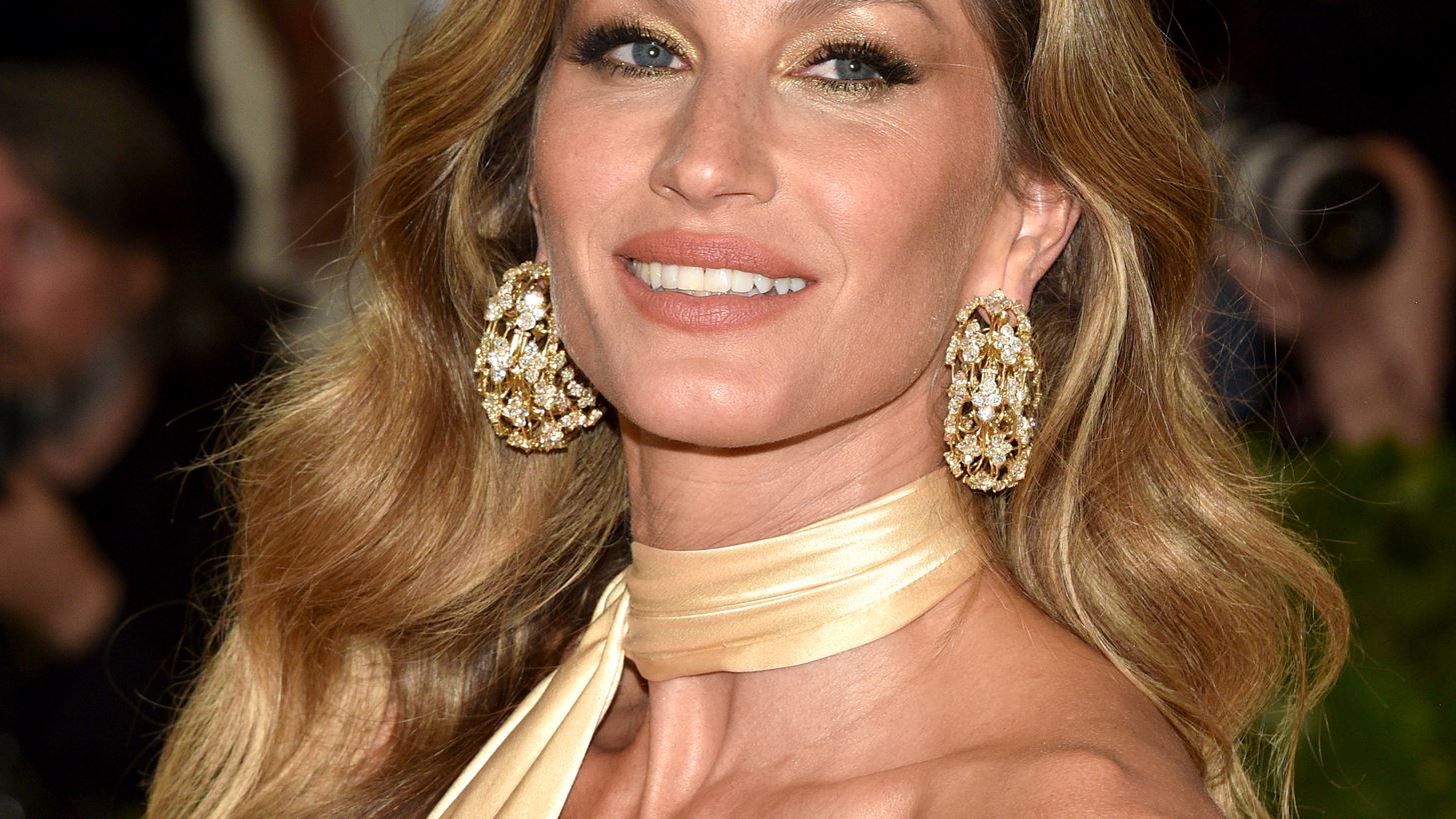 &#x397; &#x3C3;&#x3C5;&#x3B3;&#x3BA;&#x3BB;&#x3BF;&#x3BD;&#x3B9;&#x3C3;&#x3C4;&#x3B9;&#x3BA;&#x3AE; &#x3BF;&#x3BC;&#x3BF;&#x3B9;&#x3CC;&#x3C4;&#x3B7;&#x3C4;&#x3B1; &#x3C4;&#x3B7;&#x3C2; Gisele &#x3BC;&#x3B5; &#x3C4;&#x3B7;&#x3BD; 7&#x3C7;&#x3C1;&#x3BF;&#x3BD;&#x3B7; &#x3BA;&#x3CC;&#x3C1;&#x3B7; &#x3C4;&#x3B7;&#x3C2;, Vivian