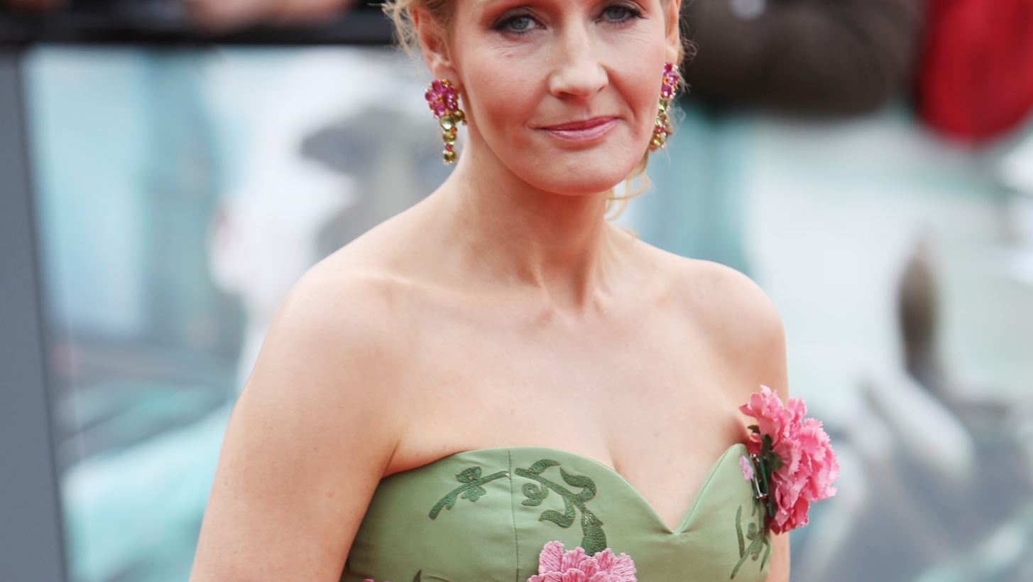 &#x397; J.K. Rowling &#x3BC;&#x3AC;&#x3C2; &#x3B4;&#x3B5;&#x3AF;&#x3C7;&#x3BD;&#x3B5;&#x3B9; &#x3C4;&#x3B7;&#x3BD; &#x3B2;&#x3B9;&#x3B2;&#x3BB;&#x3B9;&#x3BF;&#x3B8;&#x3AE;&#x3BA;&#x3B7; &#x3C4;&#x3B7;&#x3C2;
