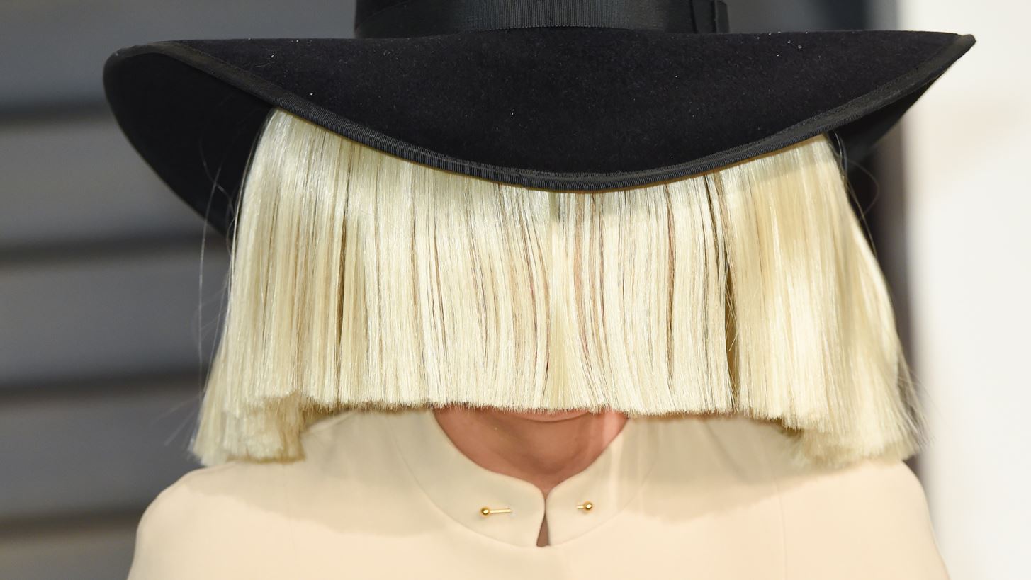 &#x397; Sia &#x3BC;&#x3B5;&#x3C4;&#x3B1;&#x3BD;&#x3B9;&#x3CE;&#x3BD;&#x3B5;&#x3B9; &#x3C0;&#x3BF;&#x3C5; &#x3C5;&#x3C0;&#x3AD;&#x3BA;&#x3C5;&#x3C8;&#x3B5; &#x3C3;&#x3B5; &#x3C0;&#x3B9;&#x3AD;&#x3C3;&#x3B5;&#x3B9;&#x3C2; &#x3B3;&#x3B9;&#x3B1; &#x3C4;&#x3B7;&#x3BD; &#x3B5;&#x3C0;&#x3B9;&#x3BB;&#x3BF;&#x3B3;&#x3AE; &#x3C4;&#x3C9;&#x3BD; &#x3B7;&#x3B8;&#x3BF;&#x3C0;&#x3BF;&#x3B9;&#x3CE;&#x3BD; &#x3C3;&#x3C4;&#x3B7;&#x3BD; &#x3C4;&#x3B1;&#x3B9;&#x3BD;&#x3AF;&#x3B1; &quot;Music&quot;