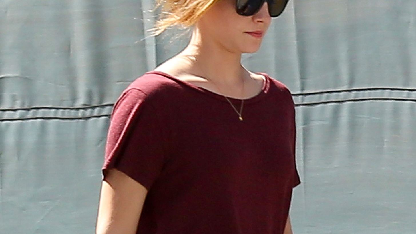 H Emma Watson &#x3AD;&#x3B2;&#x3B1;&#x3C8;&#x3B5; &#x3C4;&#x3B1; &#x3BC;&#x3B1;&#x3BB;&#x3BB;&#x3B9;&#x3AC; &#x3C4;&#x3B7;&#x3C2; &#x3C3;&#x3BA;&#x3BF;&#x3CD;&#x3C1;&#x3B1; &#x3BA;&#x3B1;&#x3C3;&#x3C4;&#x3B1;&#x3BD;&#x3AC;