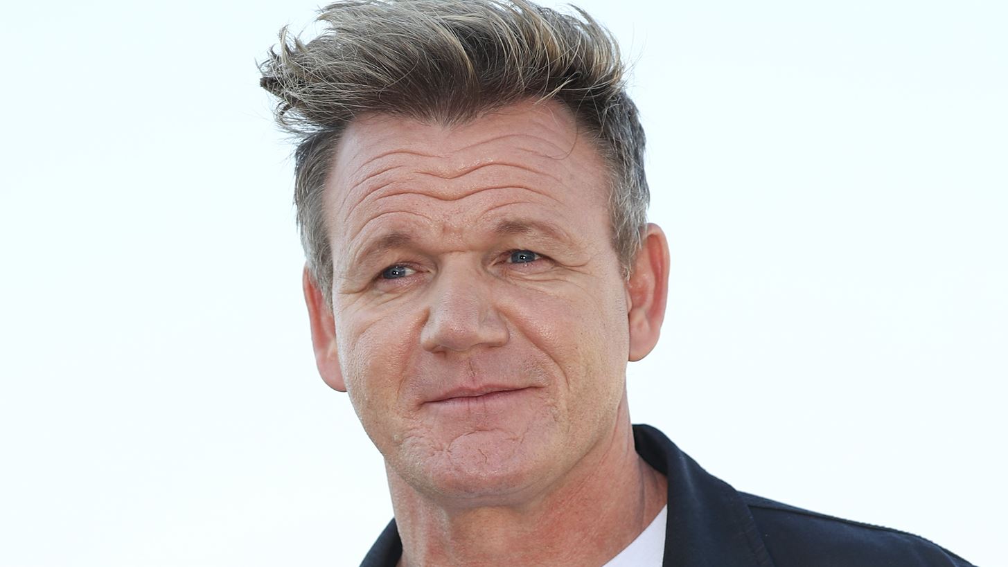 Dream job | O Gordon Ramsay &#x3B1;&#x3BD;&#x3B1;&#x3B6;&#x3B7;&#x3C4;&#x3AC; &#x3C3;&#x3C5;&#x3BD;&#x3B5;&#x3C1;&#x3B3;&#x3AC;&#x3C4;&#x3B5;&#x3C2; &#x3B3;&#x3B9;&#x3B1; &#x3BD;&#x3B1; &#x3C4;&#x3B1;&#x3BE;&#x3B9;&#x3B4;&#x3B5;&#x3CD;&#x3BF;&#x3C5;&#x3BD; &#x3BC;&#x3B1;&#x3B6;&#x3AF; &#x3C4;&#x3BF;&#x3C5;