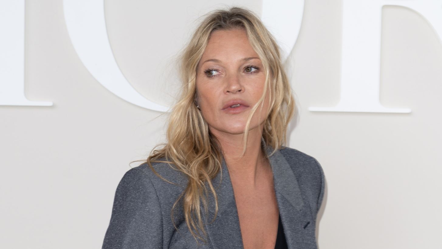 &quot;&#x389;&#x3BC;&#x3BF;&#x3C5;&#x3BD; &#x3BC;&#x3CC;&#x3BB;&#x3B9;&#x3C2; 15 &#x3B5;&#x3C4;&#x3CE;&#x3BD;&quot; | &#x397; Kate Moss &#x3BC;&#x3B9;&#x3BB;&#x3AC; &#x3B3;&#x3B9;&#x3B1; &#x3C4;&#x3B7; &#x3B4;&#x3B9;&#x3BA;&#x3AE; &#x3C4;&#x3B7;&#x3C2; &#x3C4;&#x3C1;&#x3B1;&#x3C5;&#x3BC;&#x3B1;&#x3C4;&#x3B9;&#x3BA;&#x3AE; &#x3B5;&#x3BC;&#x3C0;&#x3B5;&#x3B9;&#x3C1;&#x3AF;&#x3B1; &#x3B1;&#x3C0;&#x3CC; &#x3C4;&#x3BF;&#x3BD; &#x3C7;&#x3CE;&#x3C1;&#x3BF; &#x3C4;&#x3BF;&#x3C5; modeling