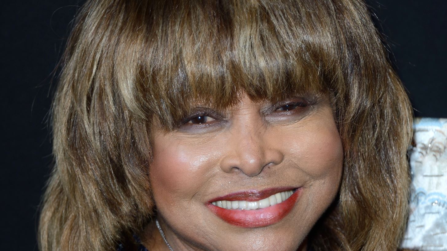 &#x39F; &#x3C3;&#x3CD;&#x3B6;&#x3C5;&#x3B3;&#x3BF;&#x3C2; &#x3C4;&#x3B7;&#x3C2; Tina Turner &#x3C4;&#x3B7;&#x3C2; &#x3B4;&#x3CE;&#x3C1;&#x3B9;&#x3C3;&#x3B5; &#x3C4;&#x3BF; &#x3BD;&#x3B5;&#x3C6;&#x3C1;&#x3CC; &#x3C4;&#x3BF;&#x3C5;