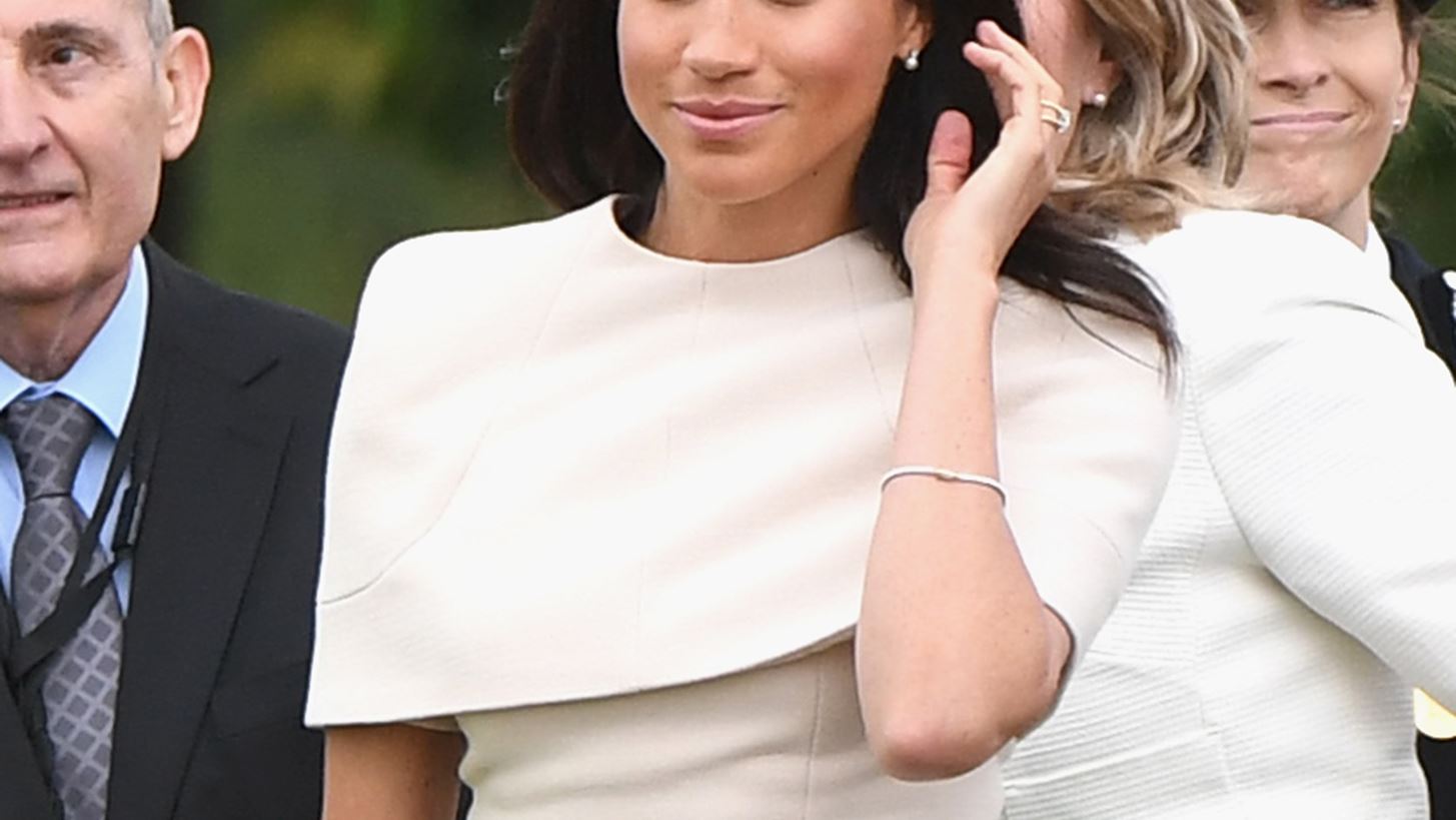 Meghan Markle: &#x394;&#x3B5;&#x3C2; &#x3C6;&#x3C9;&#x3C4;&#x3BF;&#x3B3;&#x3C1;&#x3B1;&#x3C6;&#x3AF;&#x3B5;&#x3C2; &#x3B1;&#x3C0;&#x3CC; &#x3C4;&#x3B7;&#x3BD; &#x3B5;&#x3C0;&#x3AF;&#x3C3;&#x3B7;&#x3BC;&#x3B7; &#x3BA;&#x3BF;&#x3B9;&#x3BD;&#x3AE; &#x3B5;&#x3BC;&#x3C6;&#x3AC;&#x3BD;&#x3B9;&#x3C3;&#x3B7; &#x3BC;&#x3B5; &#x3C4;&#x3B7; &#x3B2;&#x3B1;&#x3C3;&#x3AF;&#x3BB;&#x3B9;&#x3C3;&#x3C3;&#x3B1; &#x395;&#x3BB;&#x3B9;&#x3C3;&#x3AC;&#x3B2;&#x3B5;&#x3C4;