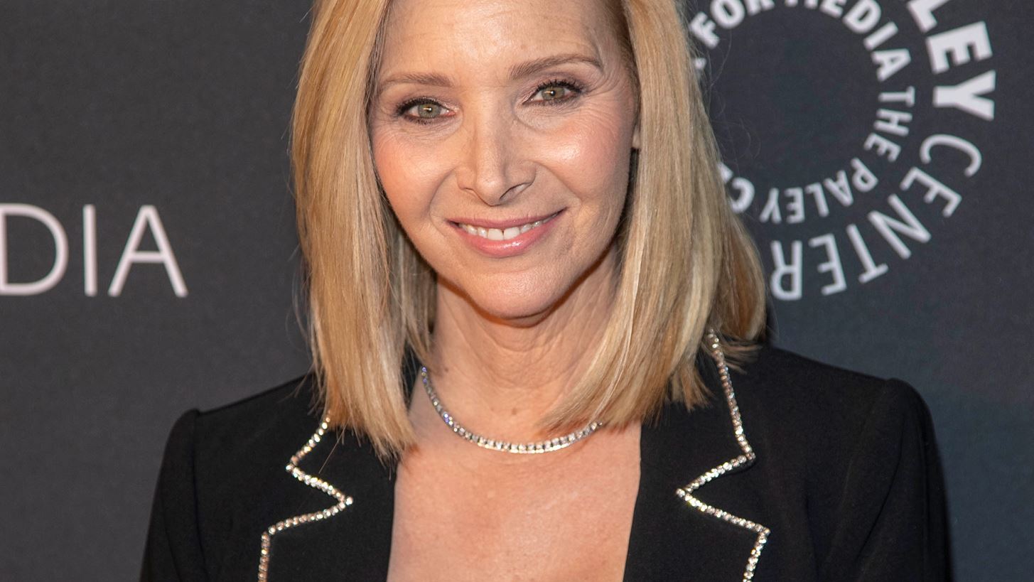 Lisa Kudrow | &#x39E;&#x3B5;&#x3BA;&#x3AF;&#x3BD;&#x3B7;&#x3C3;&#x3B5; &#x3BD;&#x3B1; &#x3B2;&#x3BB;&#x3AD;&#x3C0;&#x3B5;&#x3B9; &#x3C4;&#x3B1; &quot;&#x3A6;&#x3B9;&#x3BB;&#x3B1;&#x3C1;&#x3AC;&#x3BA;&#x3B9;&#x3B1;&quot; &#x3BE;&#x3B1;&#x3BD;&#x3AC; &#x3B3;&#x3B9;&#x3B1; &#x3AD;&#x3BD;&#x3B1;&#x3BD; &#x3C0;&#x3BF;&#x3BB;&#x3CD; &#x3C3;&#x3B7;&#x3BC;&#x3B1;&#x3BD;&#x3C4;&#x3B9;&#x3BA;&#x3CC; (&#x3B3;&#x3B9;&#x3B1; &#x3C4;&#x3B7;&#x3BD; &#x3AF;&#x3B4;&#x3B9;&#x3B1;) &#x3BB;&#x3CC;&#x3B3;&#x3BF;