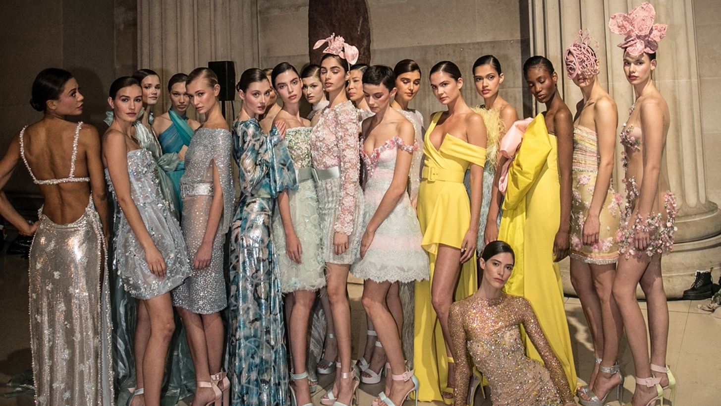 Celia Kritharioti Haute Couture S/S 2020 | M&#x3AF;&#x3B1; &#x3C3;&#x3C5;&#x3BB;&#x3BB;&#x3BF;&#x3B3;&#x3AE;-&#x3CD;&#x3BC;&#x3BD;&#x3BF;&#x3C2; &#x3C3;&#x3C4;&#x3B7; &#x3B8;&#x3B7;&#x3BB;&#x3C5;&#x3BA;&#x3CC;&#x3C4;&#x3B7;&#x3C4;&#x3B1; &#x3BA;&#x3B1;&#x3B9; &#x3C4;&#x3B7; &#x3C7;&#x3B5;&#x3B9;&#x3C1;&#x3BF;&#x3C0;&#x3BF;&#x3AF;&#x3B7;&#x3C4;&#x3B7; &#x3B4;&#x3B7;&#x3BC;&#x3B9;&#x3BF;&#x3C5;&#x3C1;&#x3B3;&#x3AF;&#x3B1;