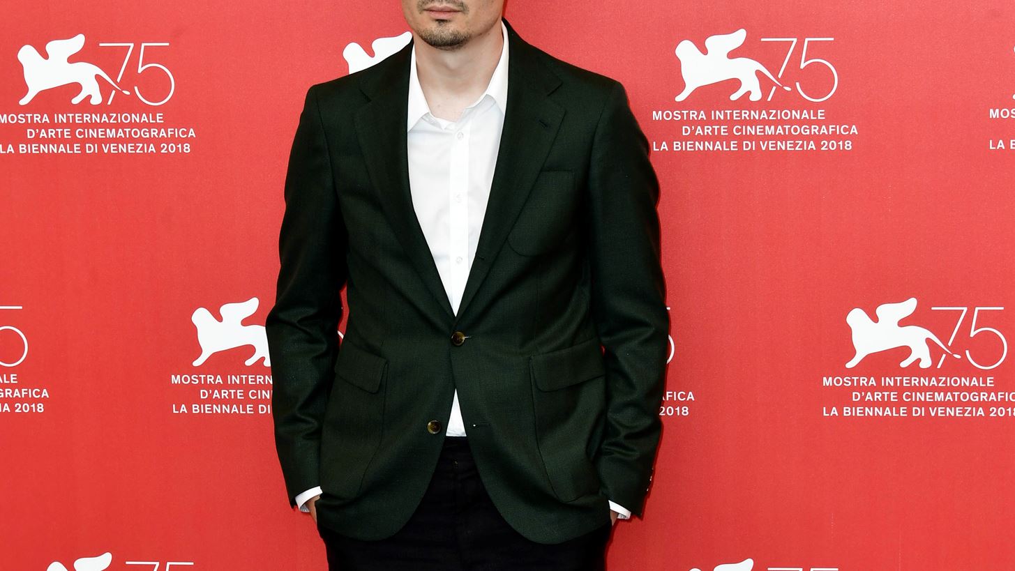 First Man: &#x397; &#x3B9;&#x3C3;&#x3C4;&#x3BF;&#x3C1;&#x3B9;&#x3BA;&#x3AE; &#x3C3;&#x3C4;&#x3B9;&#x3BC;&#x3AE; &#x3C0;&#x3BF;&#x3C5; &#x3C0;&#x3B1;&#x3C1;&#x3AD;&#x3BB;&#x3B5;&#x3B9;&#x3C8;&#x3B5; &#x3BF; Damien Chazelle &#x3C3;&#x3C4;&#x3B7;&#x3BD; &#x3C4;&#x3B1;&#x3B9;&#x3BD;&#x3AF;&#x3B1;