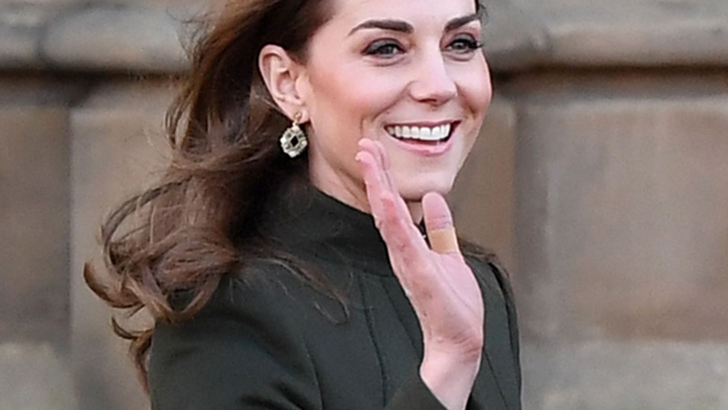 Kate Middleton | &#x3A4;&#x3BF; &#x3BC;&#x3B5;&#x3BD;&#x3C4;&#x3B1;&#x3B3;&#x3B9;&#x3CC;&#x3BD; &#x3C3;&#x3C4;&#x3B7;&#x3BD; &#x3C0;&#x3C1;&#x3CC;&#x3C3;&#x3C6;&#x3B1;&#x3C4;&#x3B7; &#x3B5;&#x3BC;&#x3C6;&#x3AC;&#x3BD;&#x3B9;&#x3C3;&#x3AE; &#x3C4;&#x3B7;&#x3C2; &#x3BC;&#x3CC;&#x3BD;&#x3BF; &#x3C4;&#x3C5;&#x3C7;&#x3B1;&#x3AF;&#x3BF; &#x3B4;&#x3B5;&#x3BD; &#x3AE;&#x3C4;&#x3B1;&#x3BD;