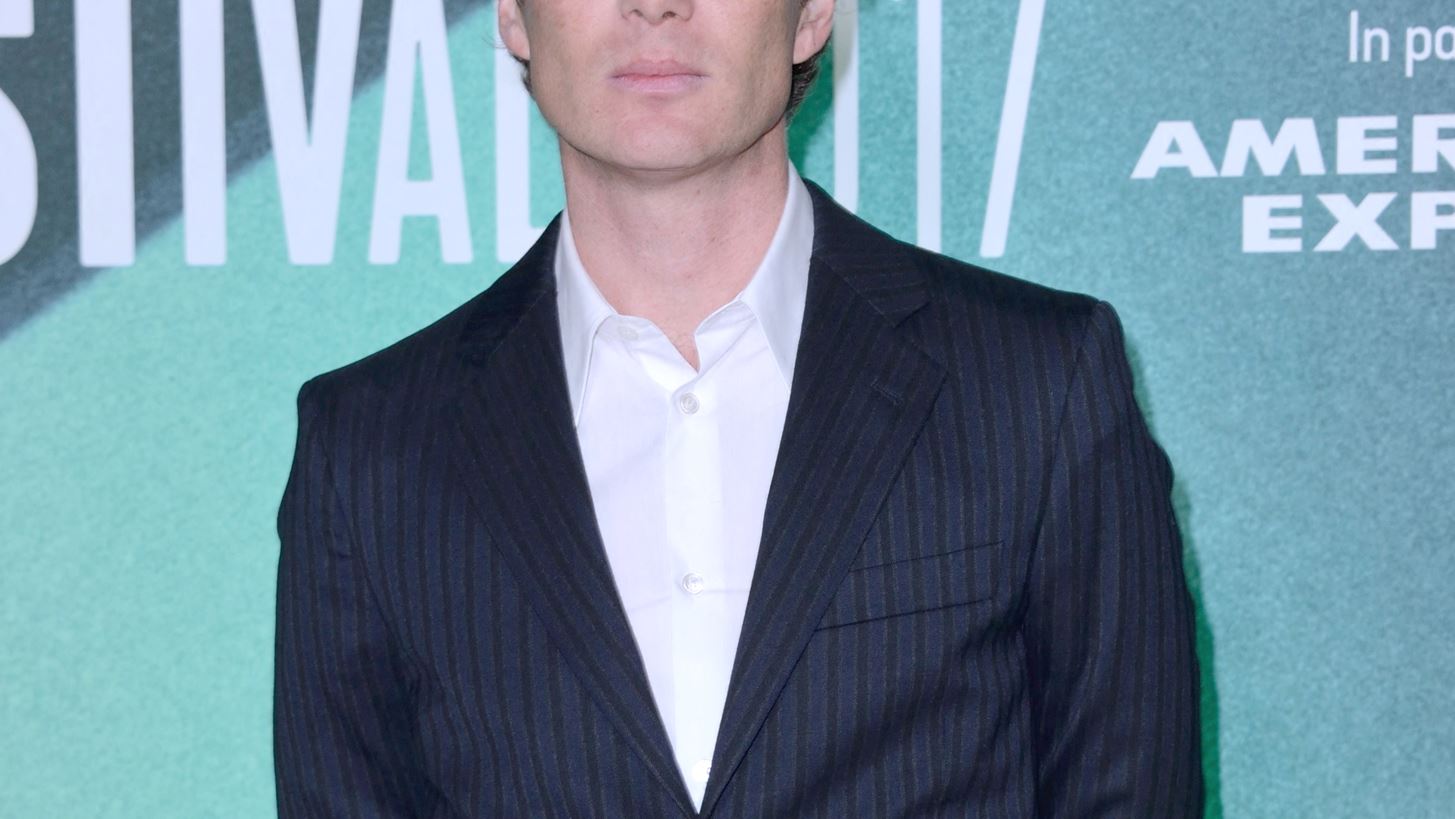 &#x39A;&#x3B1;&#x3B9; &#x3BF; Cillian Murphy &#x3C0;&#x3B9;&#x3C3;&#x3C4;&#x3B5;&#x3CD;&#x3B5;&#x3B9; &#x3C0;&#x3C9;&#x3C2; &#x3BF; &#x3BD;&#x3AD;&#x3BF;&#x3C2; James Bond &#x3C0;&#x3C1;&#x3AD;&#x3C0;&#x3B5;&#x3B9; &#x3BD;&#x3B1; &#x3B5;&#x3AF;&#x3BD;&#x3B1;&#x3B9; &#x3B3;&#x3C5;&#x3BD;&#x3B1;&#x3AF;&#x3BA;&#x3B1;