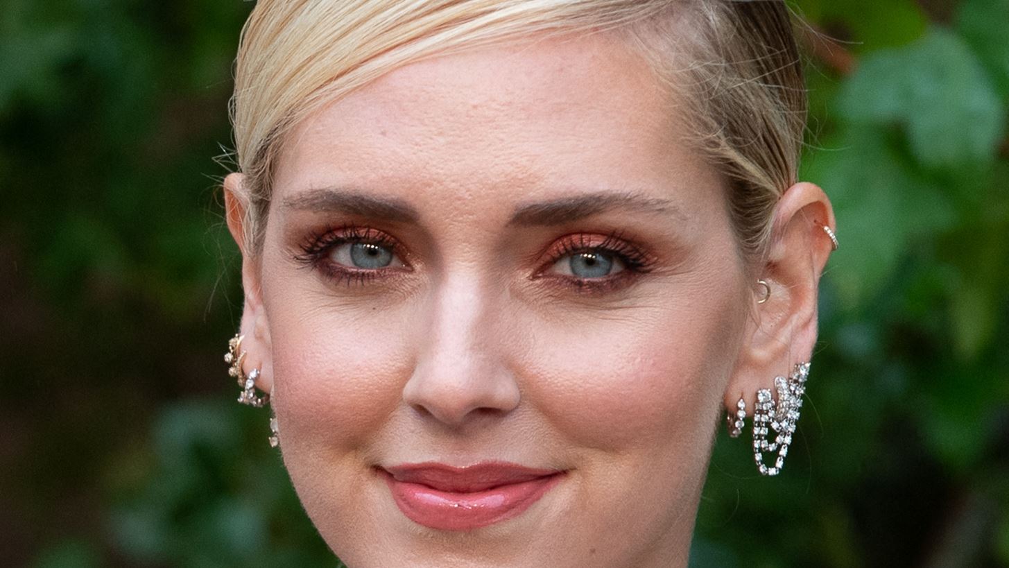 #Get the look | H Chiara Ferragni &#x3C0;&#x3CC;&#x3BD;&#x3C4;&#x3B1;&#x3C1;&#x3B5; &#x3C3;&#x3C4;&#x3BF;&#x3BD; &#x3C0;&#x3B9;&#x3BF; &#x3B5;&#x3CD;&#x3BA;&#x3BF;&#x3BB;&#x3BF; &#x3BA;&#x3B1;&#x3B9; &#x3C0;&#x3C1;&#x3B1;&#x3BA;&#x3C4;&#x3B9;&#x3BA;&#x3CC; &#x3C3;&#x3C5;&#x3BD;&#x3B4;&#x3C5;&#x3B1;&#x3C3;&#x3BC;&#x3CC;