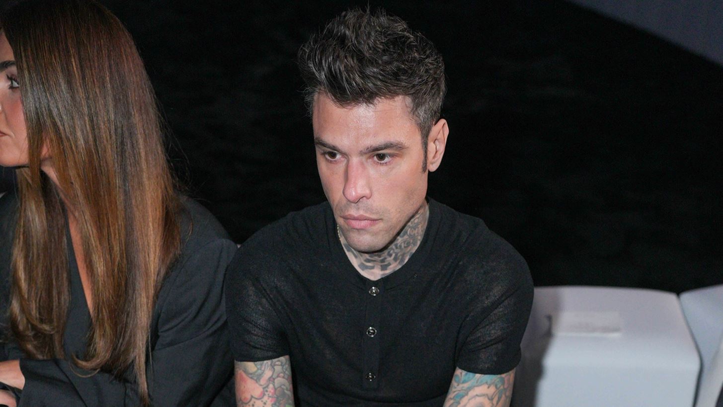 Fedez | &#x397; &#x3C0;&#x3C1;&#x3CE;&#x3C4;&#x3B7; &#x3B5;&#x3BC;&#x3C6;&#x3AC;&#x3BD;&#x3B9;&#x3C3;&#x3B7; &#x3BC;&#x3B5;&#x3C4;&#x3AC; &#x3C4;&#x3B7;&#x3BD; &#x3B5;&#x3AF;&#x3B4;&#x3B7;&#x3C3;&#x3B7; &#x3C4;&#x3BF;&#x3C5; &#x3C7;&#x3C9;&#x3C1;&#x3B9;&#x3C3;&#x3BC;&#x3BF;&#x3CD; &#x3BC;&#x3B5; &#x3C4;&#x3B7;&#x3BD; Chiara Ferragni