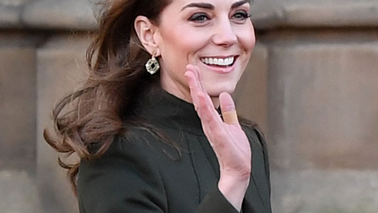 &#x397; Kate Middleton &#x3BA;&#x3B1;&#x3C4;&#x3AC;&#x3C6;&#x3B5;&#x3C1;&#x3B5; &#x3BD;&#x3B1; &quot;&#x3B5;&#x3BE;&#x3B1;&#x3C6;&#x3B1;&#x3BD;&#x3AF;&#x3C3;&#x3B5;&#x3B9;&quot; &#x3C4;&#x3BF;&#x3C5;&#x3C2; &#x3C0;&#x3B1;&#x3C0;&#x3B1;&#x3C1;&#x3AC;&#x3C4;&#x3C3;&#x3B9; &#x3B1;&#x3C0;&#x3CC; &#x3C4;&#x3B7; &#x3B6;&#x3C9;&#x3AE; &#x3C4;&#x3B7;&#x3C2;