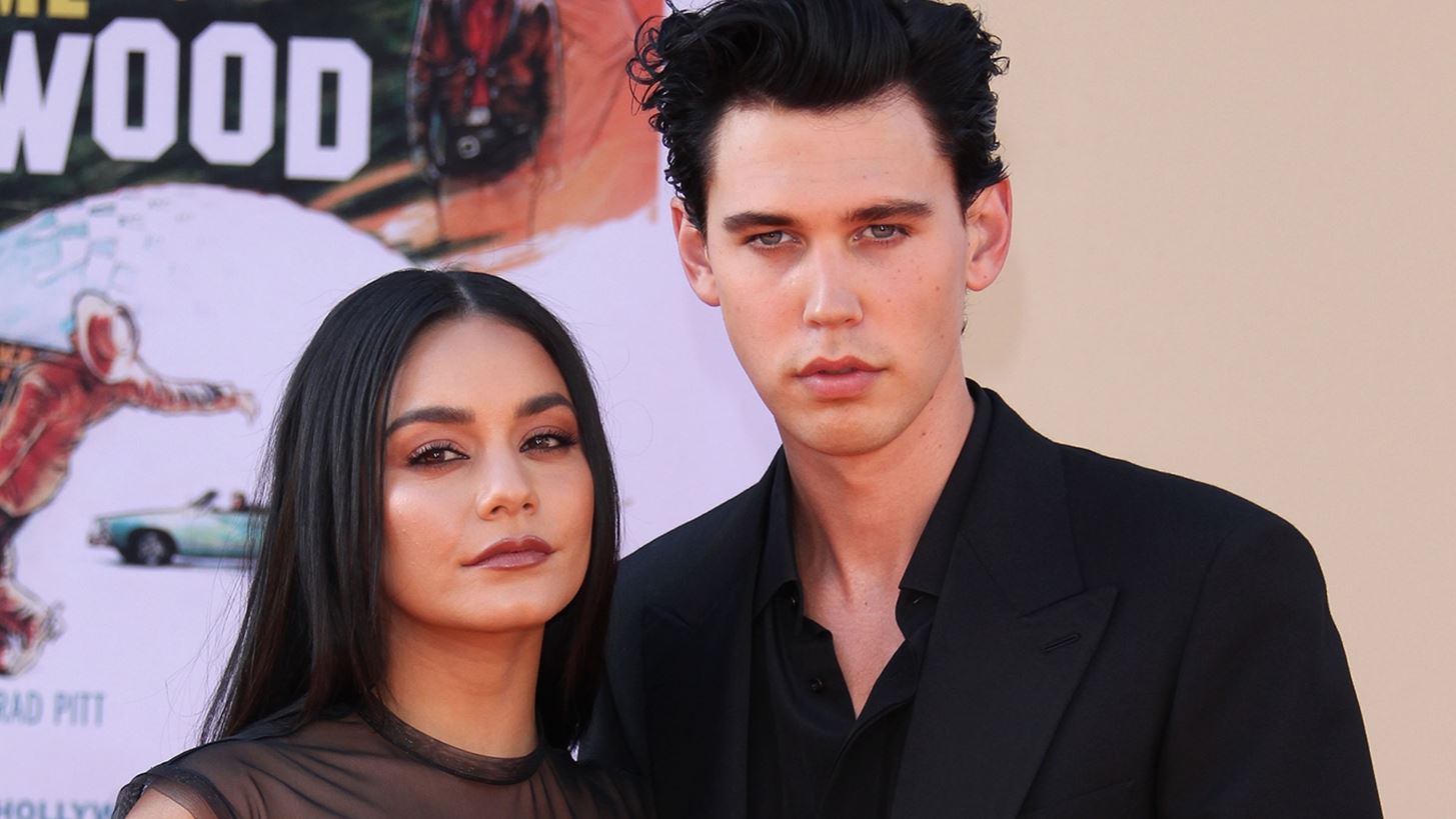 Vanessa Hudgens | &#x397; &#x3C3;&#x3C4;&#x3B9;&#x3B3;&#x3BC;&#x3AE; &#x3C0;&#x3BF;&#x3C5; &#x3BE;&#x3AD;&#x3C7;&#x3B1;&#x3C3;&#x3B5; &#x3C4;&#x3B9;&#x3C2; &#x3BA;&#x3AC;&#x3BC;&#x3B5;&#x3C1;&#x3B5;&#x3C2; &#x3BA;&#x3B1;&#x3B9; &#x3B1;&#x3B3;&#x3BD;&#x3CC;&#x3B7;&#x3C3;&#x3B5; &#x3B5;&#x3C0;&#x3B9;&#x3B4;&#x3B5;&#x3B9;&#x3BA;&#x3C4;&#x3B9;&#x3BA;&#x3AC; &#x3C4;&#x3BF;&#x3BD; &#x3C0;&#x3C1;&#x3CE;&#x3B7;&#x3BD; &#x3C4;&#x3B7;&#x3C2;, Austin Butler