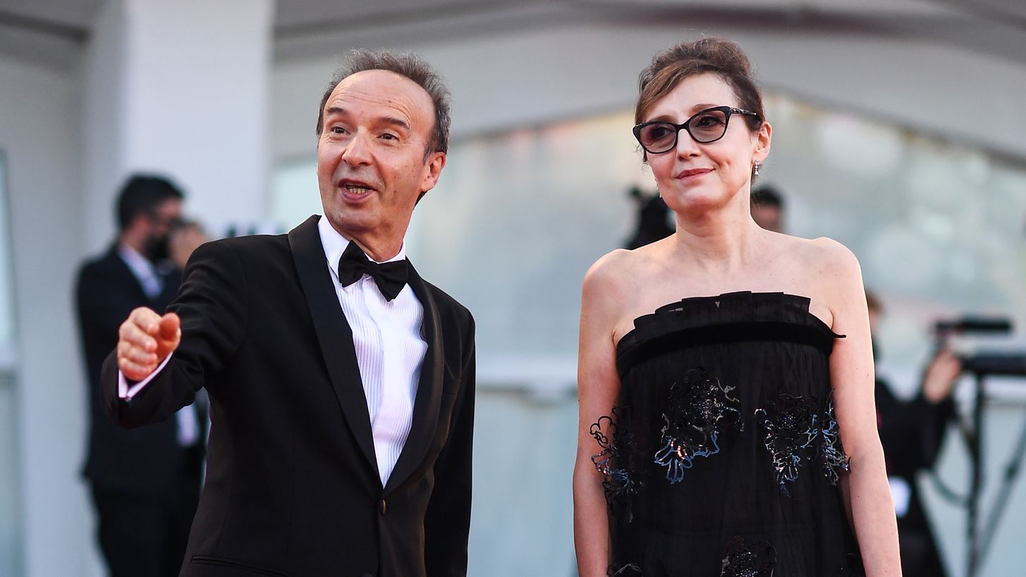&#x397; &#x3B1;&#x3C6;&#x3B9;&#x3AD;&#x3C1;&#x3C9;&#x3C3;&#x3B7; &#x3C4;&#x3BF;&#x3C5; Roberto  Benigni &#x3C3;&#x3C4;&#x3B7;&#x3BD; &#x3B5;&#x3C0;&#x3AF; 40 &#x3C7;&#x3C1;&#x3CC;&#x3BD;&#x3B9;&#x3B1; &#x3C3;&#x3CD;&#x3B6;&#x3C5;&#x3B3;&#x3CC; &#x3C4;&#x3BF;&#x3C5; &#x3B5;&#x3AF;&#x3BD;&#x3B1;&#x3B9; &#x3B1;&#x3C0;&#x3CC; &#x3C4;&#x3B9;&#x3C2; &#x3C0;&#x3B9;&#x3BF; &#x3CC;&#x3BC;&#x3BF;&#x3C1;&#x3C6;&#x3B5;&#x3C2; &#x3C0;&#x3BF;&#x3C5; &#x3AD;&#x3C7;&#x3B5;&#x3B9; &#x3BA;&#x3AC;&#x3BD;&#x3B5;&#x3B9; &#x3AC;&#x3BD;&#x3C4;&#x3C1;&#x3B1;&#x3C2;