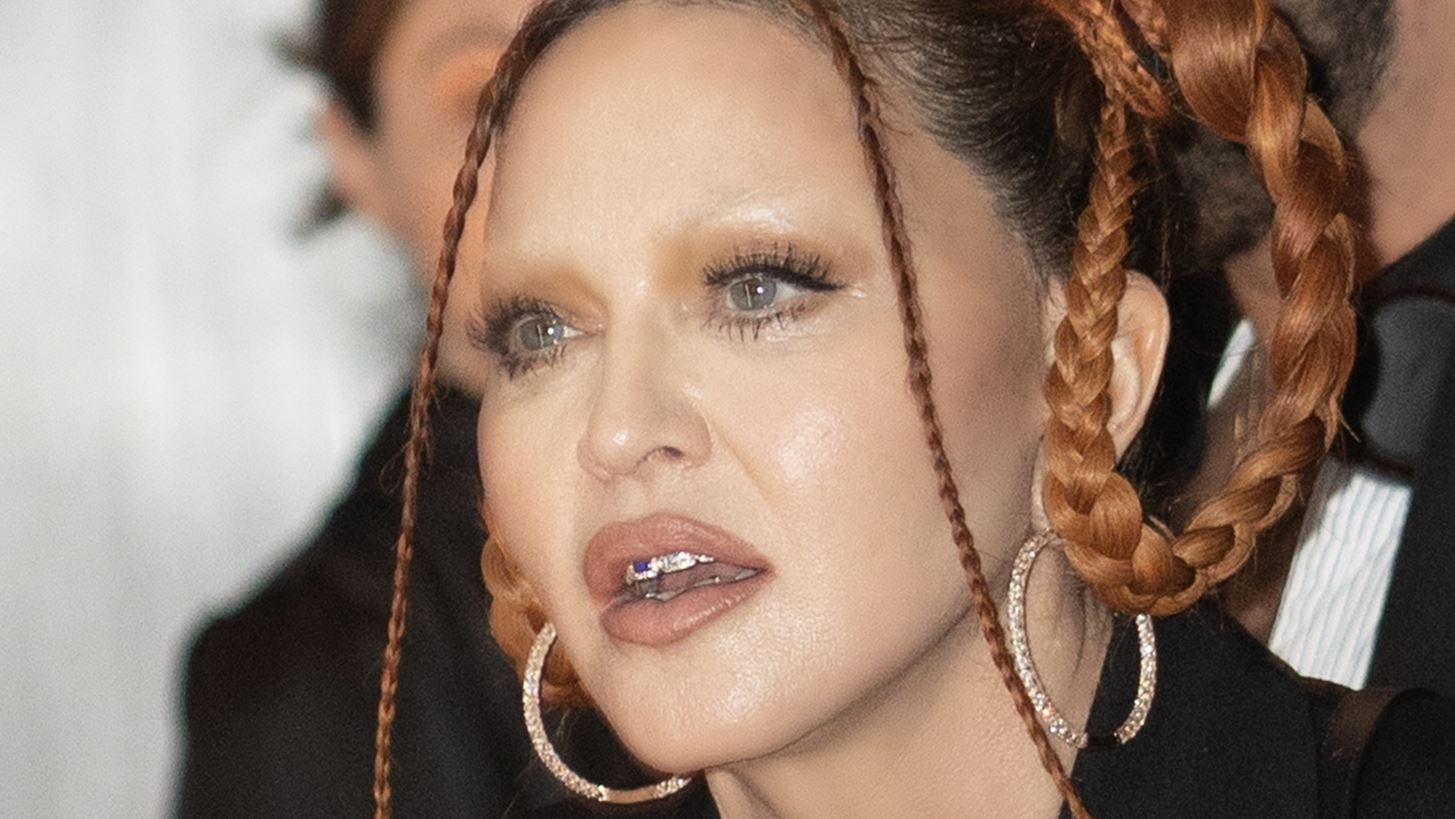 &#x388;&#x3C4;&#x3C3;&#x3B9; &#x3B5;&#x3AF;&#x3BD;&#x3B1;&#x3B9; &#x3B7; Madonna &#x3C7;&#x3C9;&#x3C1;&#x3AF;&#x3C2; &#x3C6;&#x3AF;&#x3BB;&#x3C4;&#x3C1;&#x3B1; &#x3BC;&#x3B5;&#x3C4;&#x3AC; &#x3C4;&#x3B7;&#x3BD; &#x3C0;&#x3B5;&#x3C1;&#x3B9;&#x3C0;&#x3AD;&#x3C4;&#x3B5;&#x3B9;&#x3B1; &#x3BC;&#x3B5; &#x3C4;&#x3B7;&#x3BD; &#x3C5;&#x3B3;&#x3B5;&#x3AF;&#x3B1; &#x3C4;&#x3B7;&#x3C2;