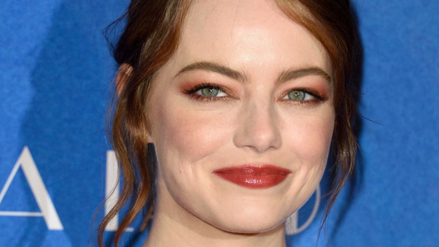 &#x397; Emma Stone &#x3AD;&#x3B4;&#x3B5;&#x3B9;&#x3C7;&#x3BD;&#x3B5; &#x3B5;&#x3BA;&#x3B8;&#x3B1;&#x3BC;&#x3B2;&#x3C9;&#x3C4;&#x3B9;&#x3BA;&#x3AE; &#x3BC;&#x3B5; Chanel &#x3C3;&#x3C4;&#x3B7;&#x3BD; &#x3C0;&#x3C1;&#x3B5;&#x3BC;&#x3B9;&#x3AD;&#x3C1;&#x3B1; &#x3C4;&#x3BF;&#x3C5; La la land &#x3C3;&#x3C4;&#x3BF; &#x3A0;&#x3B1;&#x3C1;&#x3AF;&#x3C3;&#x3B9;