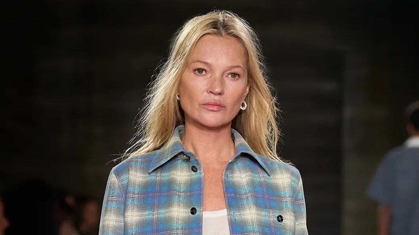 &#x397; &#x3C3;&#x3C9;&#x3C3;&#x3AF;&#x3B1;&#x3C2; &#x3C4;&#x3B7;&#x3C2; Kate Moss &#x3C0;&#x3BF;&#x3C5; &#x3C4;&#x3BF;&#x3C5;&#x3C2; &#x3BC;&#x3C0;&#x3AD;&#x3C1;&#x3B4;&#x3B5;&#x3C8;&#x3B5; &#x3CC;&#x3BB;&#x3BF;&#x3C5;&#x3C2; &#x3C3;&#x3C4;&#x3B7;&#x3BD; &#x395;&#x3B2;&#x3B4;&#x3BF;&#x3BC;&#x3AC;&#x3B4;&#x3B1; &#x39C;&#x3CC;&#x3B4;&#x3B1;&#x3C2;