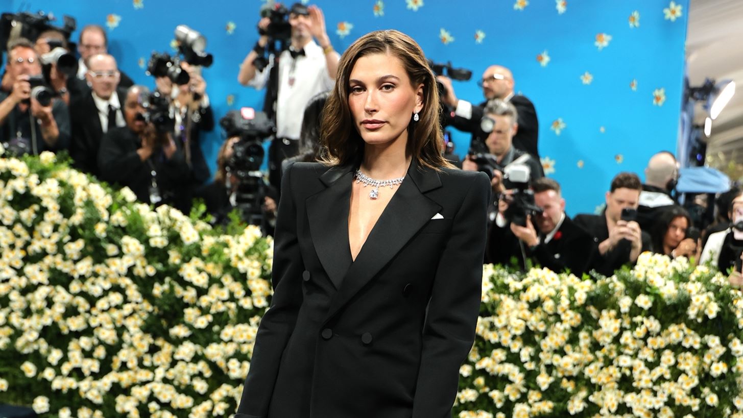 &#x397; &#x3AD;&#x3BE;&#x3BF;&#x3B4;&#x3BF;&#x3C2; &#x3C4;&#x3B7;&#x3C2; Hailey Bieber &#x3C7;&#x3C9;&#x3C1;&#x3AF;&#x3C2; &#x3C4;&#x3BF;&#x3BD; Justin &#x3BC;&#x3B5;&#x3C4;&#x3AC; &#x3C4;&#x3B7;&#x3BD; &#x3C5;&#x3C0;&#x3BF;&#x3B3;&#x3C1;&#x3B1;&#x3C6;&#x3AE; &#x3C3;&#x3C5;&#x3BC;&#x3C6;&#x3C9;&#x3BD;&#x3AF;&#x3B1;&#x3C2; &#x3B4;&#x3B9;&#x3C3;&#x3B5;&#x3BA;&#x3B1;&#x3C4;&#x3BF;&#x3BC;&#x3BC;&#x3C5;&#x3C1;&#x3AF;&#x3C9;&#x3BD; &#x3B4;&#x3BF;&#x3BB;&#x3B1;&#x3C1;&#x3AF;&#x3C9;&#x3BD;
