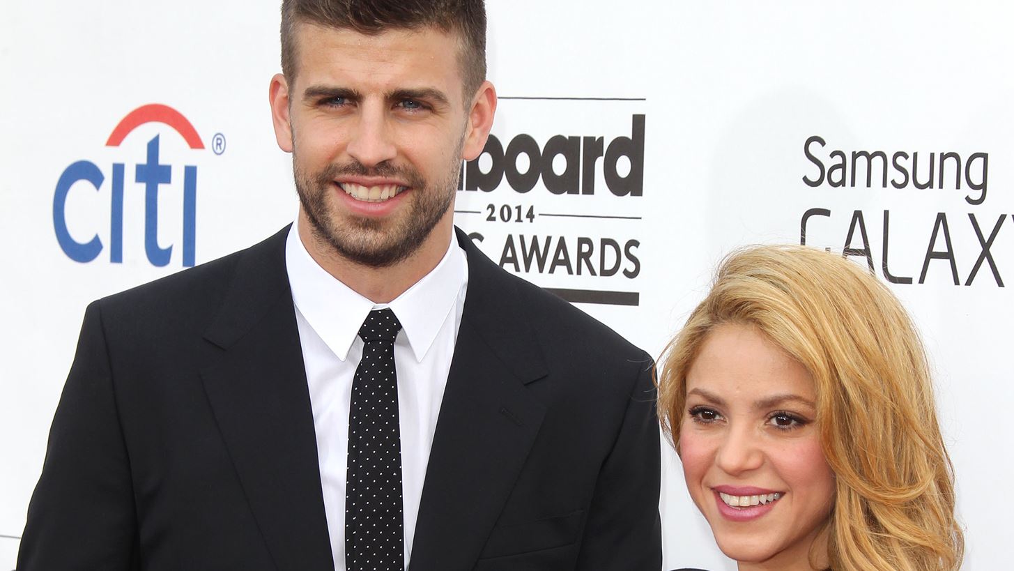 Shakira | &#x397; &#x3B1;&#x3B9;&#x3BD;&#x3B9;&#x3B3;&#x3BC;&#x3B1;&#x3C4;&#x3B9;&#x3BA;&#x3AE; &#x3B1;&#x3BD;&#x3AC;&#x3C1;&#x3C4;&#x3B7;&#x3C3;&#x3AE; &#x3C4;&#x3B7;&#x3C2; &#x3CD;&#x3C3;&#x3C4;&#x3B5;&#x3C1;&#x3B1; &#x3B1;&#x3C0;&#x3CC; &#x3C4;&#x3B7; &#x3C6;&#x3C9;&#x3C4;&#x3BF;&#x3B3;&#x3C1;&#x3B1;&#x3C6;&#x3AF;&#x3B1; &#x3C4;&#x3BF;&#x3C5; Piqu&#xE9; &#x3BC;&#x3B5; &#x3C4;&#x3B7; &#x3BD;&#x3AD;&#x3B1; &#x3C4;&#x3BF;&#x3C5; &#x3C3;&#x3CD;&#x3BD;&#x3C4;&#x3C1;&#x3BF;&#x3C6;&#x3BF;