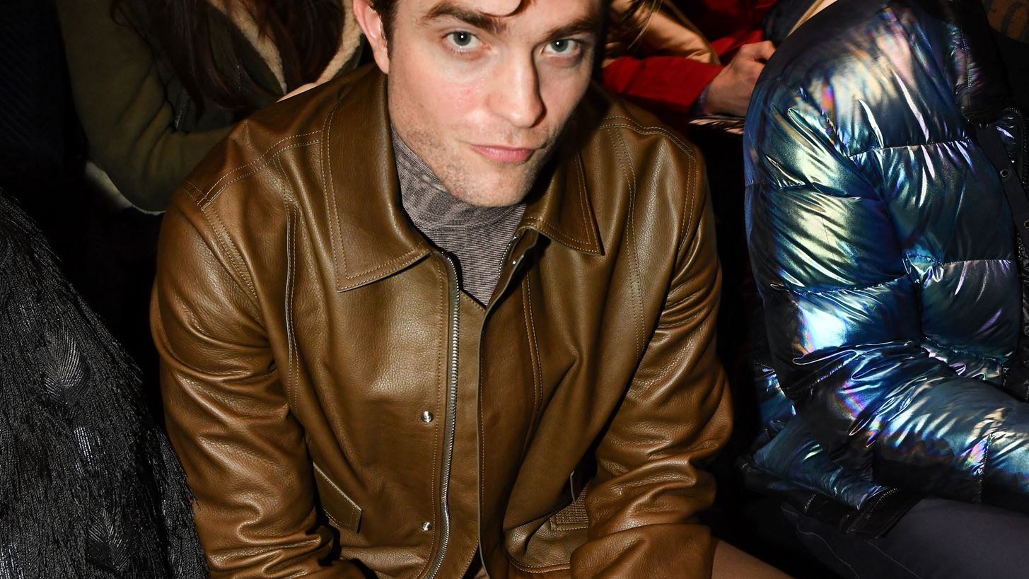 &#x39F; Robert Pattinson &#x3B4;&#x3B9;&#x3B1;&#x3B3;&#x3BD;&#x3CE;&#x3C3;&#x3C4;&#x3B7;&#x3BA;&#x3B5; &#x3BC;&#x3B5; &#x3BA;&#x3BF;&#x3C1;&#x3C9;&#x3BD;&#x3BF;&#x3CA;&#x3CC;