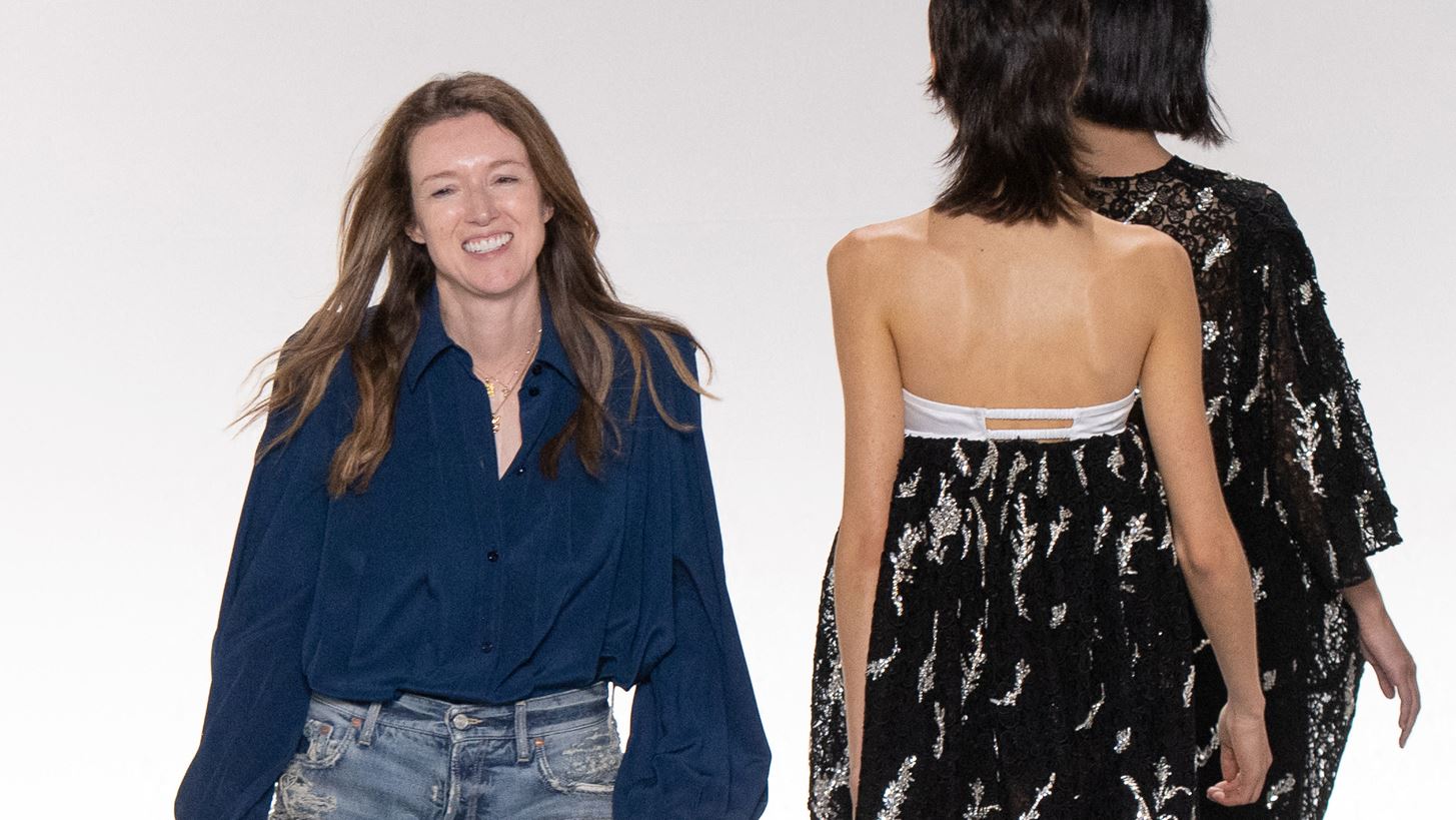 &#x397; Clare Waight Keller &#x3B1;&#x3C0;&#x3BF;&#x3C7;&#x3CE;&#x3C1;&#x3B7;&#x3C3;&#x3B5; &#x3B1;&#x3C0;&#x3CC; &#x3C4;&#x3BF;&#x3BD; &#x3BF;&#x3AF;&#x3BA;&#x3BF; Givenchy
