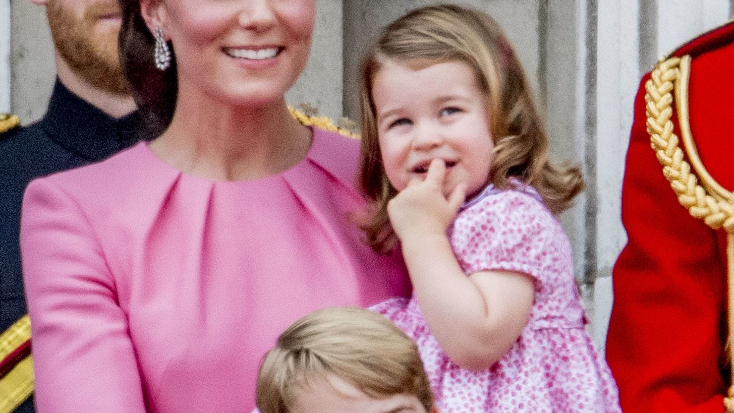 Kate Middleton: &#x391;&#x3C0;&#x3BF;&#x3BA;&#x3AC;&#x3BB;&#x3C5;&#x3C8;&#x3B5; &#x3BC;&#x3AF;&#x3B1; &#x3B1;&#x3B3;&#x3B1;&#x3C0;&#x3B7;&#x3BC;&#x3AD;&#x3BD;&#x3B7; &#x3B1;&#x3C3;&#x3C7;&#x3BF;&#x3BB;&#x3AF;&#x3B1; &#x3C4;&#x3C9;&#x3BD; &#x3C0;&#x3B1;&#x3B9;&#x3B4;&#x3B9;&#x3CE;&#x3BD; &#x3C4;&#x3B7;&#x3C2;