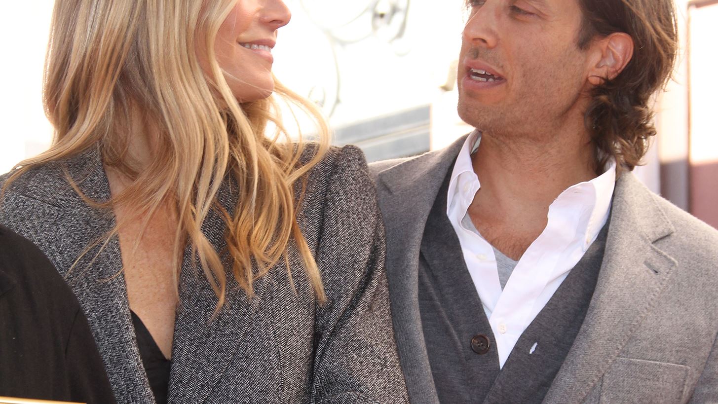 Gwyneth Paltrow &amp; Brad Falchuk: &#x39C;&#x3B5; &#x3AF;&#x3B4;&#x3B9;&#x3BF; outfit &#x3C3;&#x3C4;&#x3BF; &#x3BA;&#x3CC;&#x3BA;&#x3BA;&#x3B9;&#x3BD;&#x3BF; &#x3C7;&#x3B1;&#x3BB;&#x3AF;