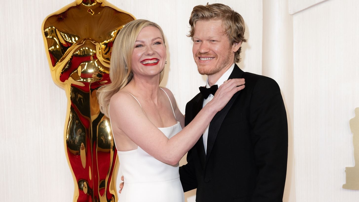Oscars 2024 | &#x3A4;&#x3B1; &#x3B4;&#x3CD;&#x3BF; &#x3B1;&#x3C4;&#x3C5;&#x3C7;&#x3AE;&#x3BC;&#x3B1;&#x3C4;&#x3B1; &#x3C3;&#x3C4;&#x3BF; &#x3BA;&#x3CC;&#x3BA;&#x3BA;&#x3B9;&#x3BD;&#x3BF; &#x3C7;&#x3B1;&#x3BB;&#x3AF; &#x3C0;&#x3BF;&#x3C5; &#x3BC;&#x3B1;&#x3C2; &#x3B8;&#x3CD;&#x3BC;&#x3B9;&#x3C3;&#x3B1;&#x3BD; &#x3B5;&#x3C0;&#x3B9;&#x3BA;&#x3AD;&#x3C2; &#x3C4;&#x3BF;&#x3CD;&#x3BC;&#x3C0;&#x3B5;&#x3C2; &#x3C3;&#x3C4;&#x3B7;&#x3BD; &#x3B9;&#x3C3;&#x3C4;&#x3BF;&#x3C1;&#x3AF;&#x3B1; &#x3C4;&#x3BF;&#x3C5; &#x3B8;&#x3B5;&#x3C3;&#x3BC;&#x3BF;&#x3CD;