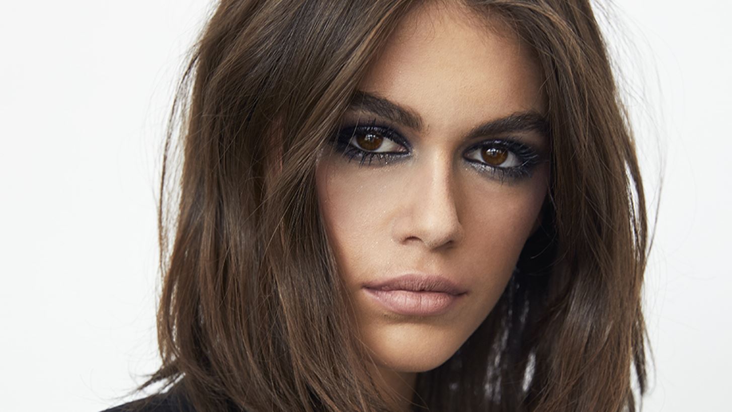 &#x397; Kaia Gerber &#x3BA;&#x3B1;&#x3B9; &#x3BA;&#x3BF;&#x3C5;&#x3C1;&#x3B5;&#x3CD;&#x3C4;&#x3B7;&#x3BA;&#x3B5; &#x3BA;&#x3B1;&#x3B9; &#x3C0;&#x3B5;&#x3C1;&#x3BD;&#x3AC;&#x3B5;&#x3B9; &#x3AD;&#x3BD;&#x3B1; &#x3C3;&#x3C0;&#x3BF;&#x3C5;&#x3B4;&#x3B1;&#x3AF;&#x3BF; &#x3BC;&#x3AE;&#x3BD;&#x3C5;&#x3BC;&#x3B1; &#x3BC;&#x3B5; &#x3BC;&#x3AF;&#x3B1; &#x3C6;&#x3C9;&#x3C4;&#x3BF;&#x3B3;&#x3C1;&#x3B1;&#x3C6;&#x3AF;&#x3B1; &#x3C4;&#x3B7;&#x3C2;