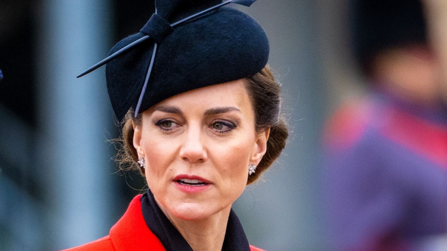 &#x39C;&#x3AE;&#x3C0;&#x3C9;&#x3C2; &#x3AE;&#x3C1;&#x3B8;&#x3B5; &#x3B7; &#x3CE;&#x3C1;&#x3B1; &#x3BD;&#x3B1; &#x3B1;&#x3C6;&#x3AE;&#x3C3;&#x3BF;&#x3C5;&#x3BC;&#x3B5; &#x3C4;&#x3B7;&#x3BD; Kate Middleton &#x3AE;&#x3C3;&#x3C5;&#x3C7;&#x3B7;;