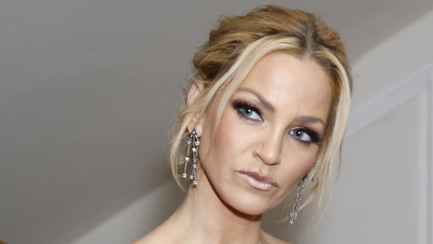 Sarah Harding | &#x3A4;&#x3BF; &#x3BC;&#x3AD;&#x3BB;&#x3BF;&#x3C2; &#x3C4;&#x3BF;&#x3C5; &#x3B3;&#x3BA;&#x3C1;&#x3BF;&#x3C5;&#x3C0; Girls Aloud &#x3AD;&#x3C6;&#x3C5;&#x3B3;&#x3B5; &#x3B1;&#x3C0;&#x3CC; &#x3C4;&#x3B7; &#x3B6;&#x3C9;&#x3AE; &#x3C3;&#x3B5; &#x3B7;&#x3BB;&#x3B9;&#x3BA;&#x3AF;&#x3B1; 39 &#x3B5;&#x3C4;&#x3CE;&#x3BD;