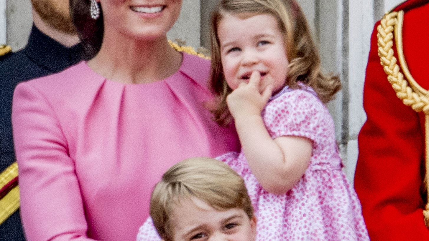 George &amp; Charlotte: &#x3A0;&#x3CE;&#x3C2; &#x3B1;&#x3C5;&#x3C4;&#x3AC; &#x3C4;&#x3B1; &#x3A7;&#x3C1;&#x3B9;&#x3C3;&#x3C4;&#x3BF;&#x3CD;&#x3B3;&#x3B5;&#x3BD;&#x3BD;&#x3B1; &quot;&#x27;&#x3AD;&#x3C3;&#x3C0;&#x3B1;&#x3C3;&#x3B1;&#x3BD;&quot; &#x3C4;&#x3BF; &#x3B2;&#x3B1;&#x3C3;&#x3B9;&#x3BB;&#x3B9;&#x3BA;&#x3CC; &#x3C0;&#x3C1;&#x3C9;&#x3C4;&#x3CC;&#x3BA;&#x3BF;&#x3BB;&#x3BB;&#x3BF;