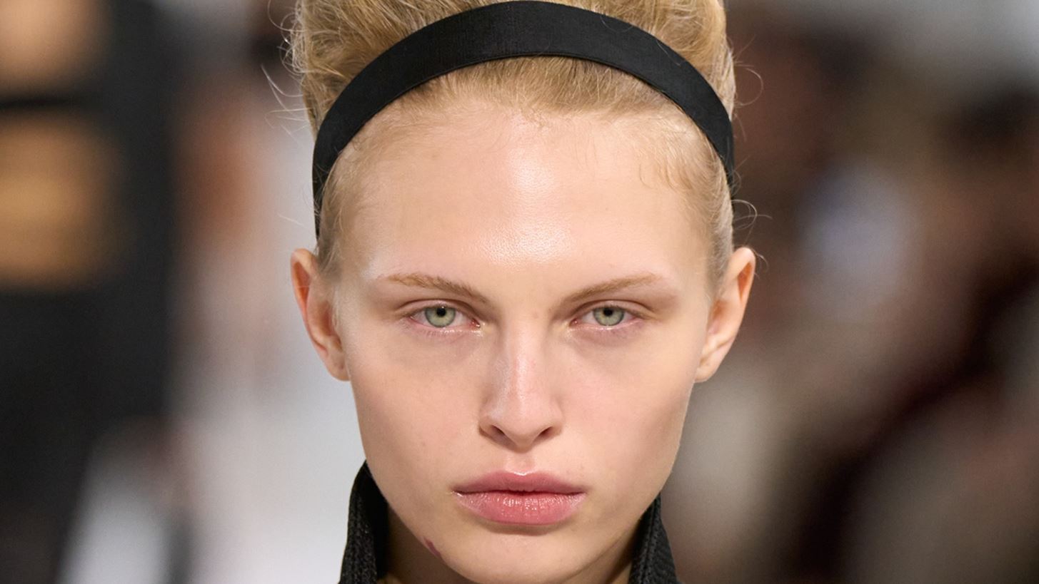 Naked Skin | &#x3A0;&#x3CE;&#x3C2; &#x3B8;&#x3B1; &#x3C0;&#x3B5;&#x3C4;&#x3CD;&#x3C7;&#x3B5;&#x3B9;&#x3C2; &#x3C4;&#x3BF; &#x3B4;&#x3B7;&#x3BC;&#x3BF;&#x3C6;&#x3B9;&#x3BB;&#x3AD;&#x3C2; make-up trend