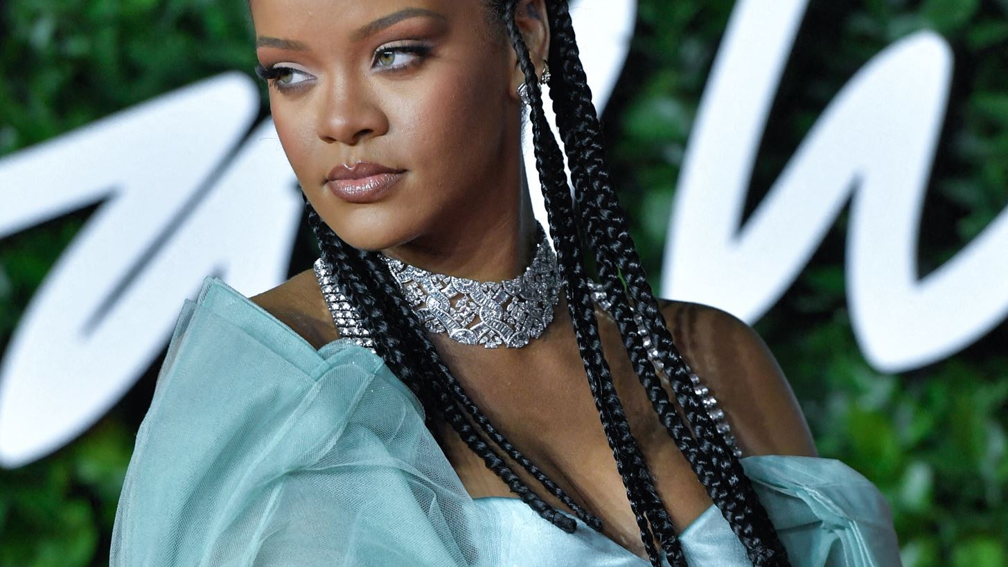 Rihanna knows best | &#x3A4;&#x3BF; &#x3BA;&#x3BB;&#x3B5;&#x3B9;&#x3B4;&#x3AF; &#x3B3;&#x3B9;&#x3B1; &#x3AD;&#x3BD;&#x3B1; &#x3AC;&#x3C8;&#x3BF;&#x3B3;&#x3BF; &#x3BC;&#x3B1;&#x3BA;&#x3B9;&#x3B3;&#x3B9;&#x3AC;&#x3B6; &#x3B5;&#x3AF;&#x3BD;&#x3B1;&#x3B9; &#x3C4;&#x3BF; &#x3C3;&#x3C9;&#x3C3;&#x3C4;&#x3CC; skincare