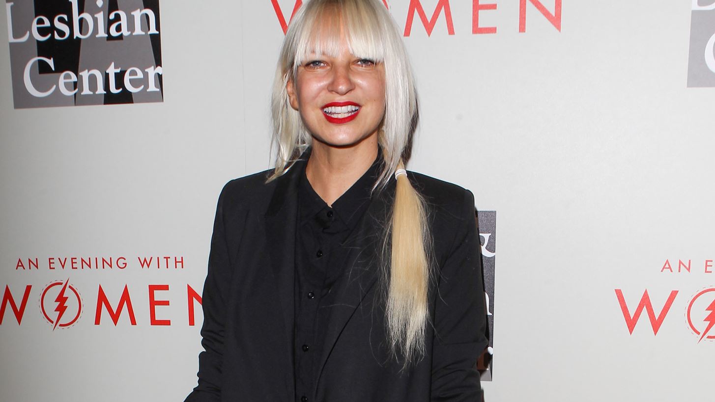 Sia | &#x391;&#x3C0;&#x3BF;&#x3BA;&#x3AC;&#x3BB;&#x3C5;&#x3C8;&#x3B5; &#x3CC;&#x3C4;&#x3B9; &#x3B2;&#x3C1;&#x3AF;&#x3C3;&#x3BA;&#x3B5;&#x3C4;&#x3B1;&#x3B9; &#x3C3;&#x3C4;&#x3BF; &#x3C6;&#x3AC;&#x3C3;&#x3BC;&#x3B1; &#x3C4;&#x3BF;&#x3C5; &#x3B1;&#x3C5;&#x3C4;&#x3B9;&#x3C3;&#x3BC;&#x3BF;&#x3CD;