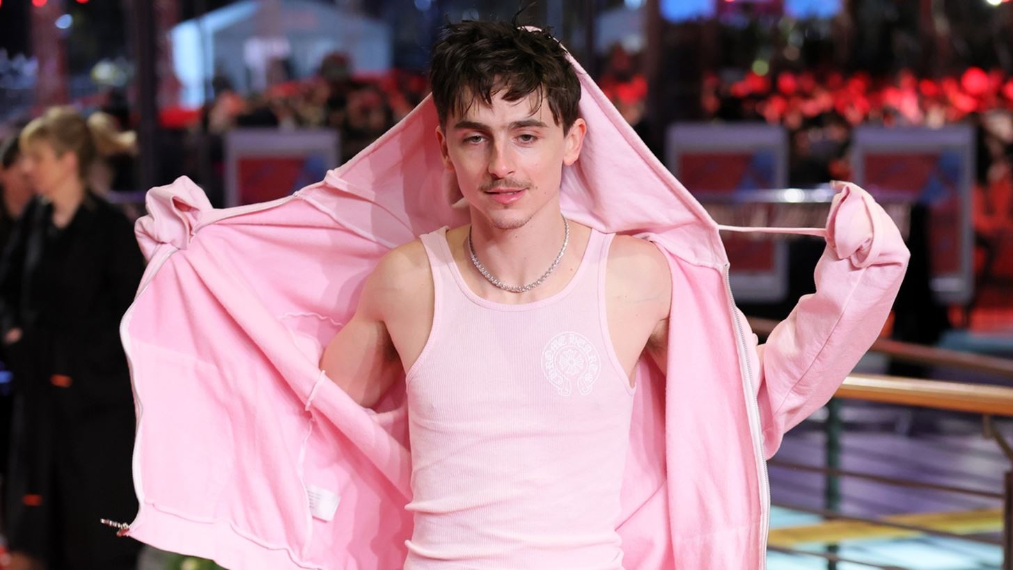 Timothee Chalamet | &#x397; &#x3B1;&#x3B4;&#x3B5;&#x3C1;&#x3C6;&#x3AE; &#x3C4;&#x3BF;&#x3C5; &#x3C3;&#x3C5;&#x3BC;&#x3BC;&#x3B5;&#x3C4;&#x3AD;&#x3C7;&#x3B5;&#x3B9; &#x3C3;&#x3C4;&#x3B7;&#x3BD; &#x3C4;&#x3B1;&#x3B9;&#x3BD;&#x3AF;&#x3B1; &#x3B3;&#x3B9;&#x3B1; &#x3C4;&#x3B7;&#x3BD; &#x3BF;&#x3C0;&#x3BF;&#x3AF;&#x3B1; &#x3BC;&#x3B9;&#x3BB;&#x3BF;&#x3CD;&#x3BD; &#x3CC;&#x3BB;&#x3BF;&#x3B9; &#x3B1;&#x3C5;&#x3C4;&#x3CC; &#x3C4;&#x3BF; &#x3BA;&#x3B1;&#x3BB;&#x3BF;&#x3BA;&#x3B1;&#x3AF;&#x3C1;&#x3B9;