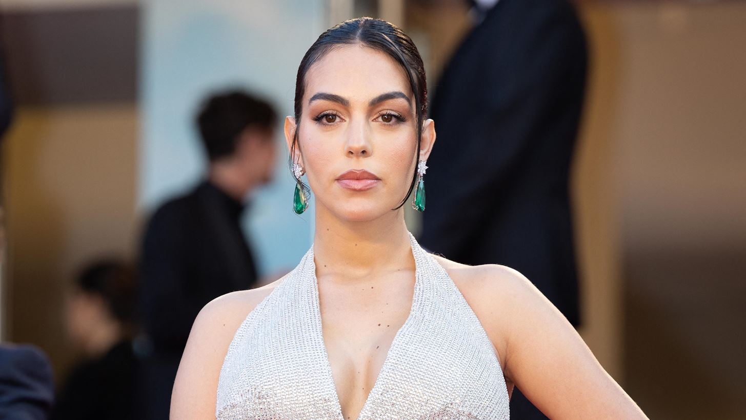 Georgina Rodriguez | &#x397; &#x3C0;&#x3C1;&#x3CE;&#x3C4;&#x3B7; &#x3B4;&#x3B7;&#x3BC;&#x3CC;&#x3C3;&#x3B9;&#x3B1; &#x3B5;&#x3BC;&#x3C6;&#x3AC;&#x3BD;&#x3B9;&#x3C3;&#x3B7; &#x3C4;&#x3B7;&#x3C2; &#x3C3;&#x3C5;&#x3BD;&#x3C4;&#x3C1;&#x3CC;&#x3C6;&#x3BF;&#x3C5; &#x3C4;&#x3BF;&#x3C5; Cristiano Ronaldo &#x3CD;&#x3C3;&#x3C4;&#x3B5;&#x3C1;&#x3B1; &#x3B1;&#x3C0;&#x3CC; &#x3C4;&#x3BF;&#x3BD; &#x3C7;&#x3B1;&#x3BC;&#x3CC; &#x3C4;&#x3BF;&#x3C5; &#x3C0;&#x3B1;&#x3B9;&#x3B4;&#x3B9;&#x3BF;&#x3CD; &#x3C4;&#x3BF;&#x3C5;&#x3C2;