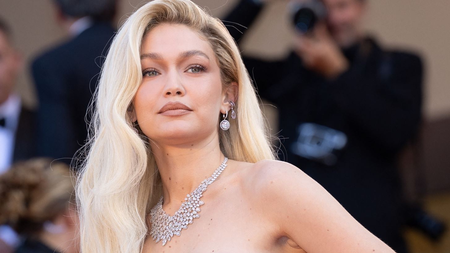 Gigi Hadid | &#x3A3;&#x3C4;&#x3BF; &#x3A6;&#x3B5;&#x3C3;&#x3C4;&#x3B9;&#x3B2;&#x3AC;&#x3BB; &#x3C4;&#x3C9;&#x3BD; &#x39A;&#x3B1;&#x3BD;&#x3BD;&#x3CE;&#x3BD; &#x3BC;&#x3B5; old hollywood &#x3B5;&#x3BC;&#x3C6;&#x3AC;&#x3BD;&#x3B9;&#x3C3;&#x3B7; &#x3C0;&#x3BF;&#x3C5; &#x3B5;&#x3BC;&#x3C0;&#x3BD;&#x3B5;&#x3CD;&#x3C3;&#x3C4;&#x3B7;&#x3BA;&#x3B5; &#x3B1;&#x3C0;&#x3CC; &#x3C4;&#x3B7;&#x3BD; &#x3B1;&#x3B4;&#x3B5;&#x3C1;&#x3C6;&#x3AE; &#x3C4;&#x3B7;&#x3C2;, Bella