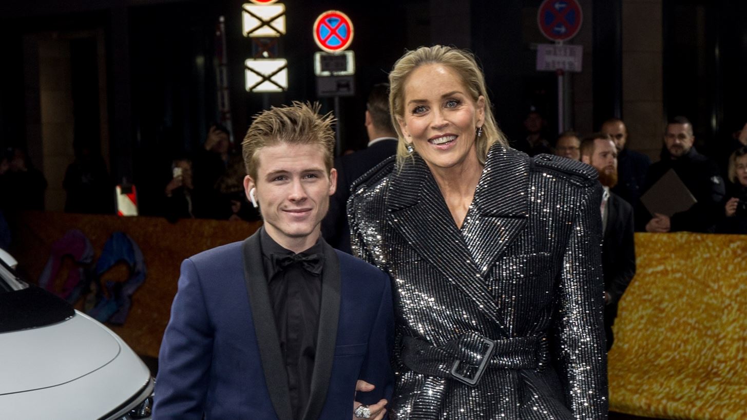 Sharon Stone | &#x39F; &#x3B5;&#x3BE;&#x3BF;&#x3C1;&#x3B3;&#x3B9;&#x3C3;&#x3C4;&#x3B9;&#x3BA;&#x3CC;&#x3C2; &#x3BB;&#x3CC;&#x3B3;&#x3BF;&#x3C2; &#x3B3;&#x3B9;&#x3B1; &#x3C4;&#x3BF;&#x3BD; &#x3BF;&#x3C0;&#x3BF;&#x3AF;&#x3BF; &#x3B5;&#x3AF;&#x3C7;&#x3B5; &#x3C7;&#x3AC;&#x3C3;&#x3B5;&#x3B9; &#x3C4;&#x3B7;&#x3BD; &#x3BA;&#x3B7;&#x3B4;&#x3B5;&#x3BC;&#x3BF;&#x3BD;&#x3AF;&#x3B1; &#x3C4;&#x3BF;&#x3C5; &#x3B3;&#x3B9;&#x3BF;&#x3C5; &#x3C4;&#x3B7;&#x3C2;