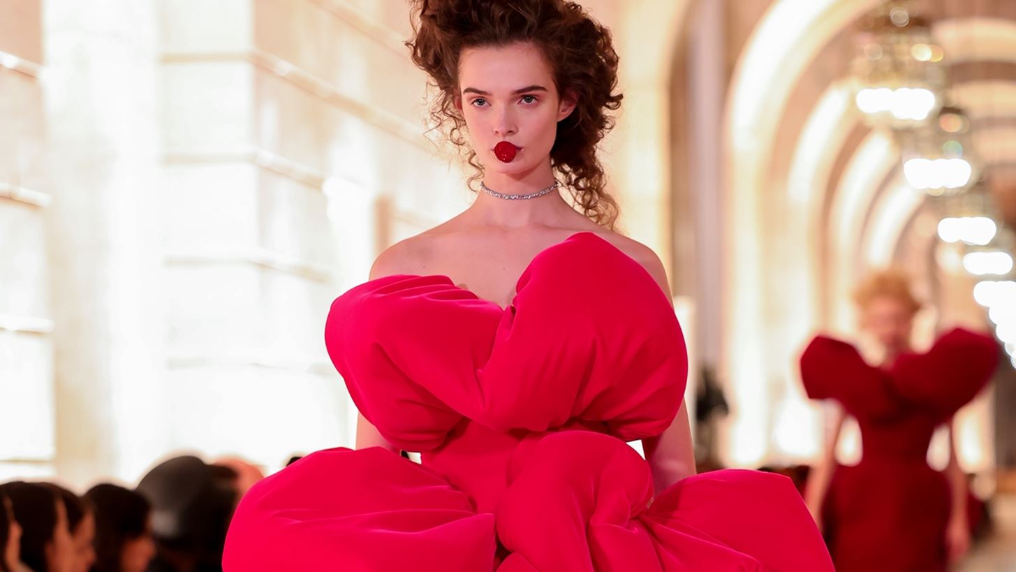 &#x39F;&#x3B9; beauty &#x3C4;&#x3AC;&#x3C3;&#x3B5;&#x3B9;&#x3C2; &#x3C0;&#x3BF;&#x3C5; &#x3AD;&#x3BA;&#x3BB;&#x3B5;&#x3C8;&#x3B1;&#x3BD; &#x3C4;&#x3B7;&#x3BD; &#x3C0;&#x3B1;&#x3C1;&#x3AC;&#x3C3;&#x3C4;&#x3B1;&#x3C3;&#x3B7; &#x3C3;&#x3C4;&#x3BF; fashion show &#x3C4;&#x3BF;&#x3C5; Marc Jacobs
