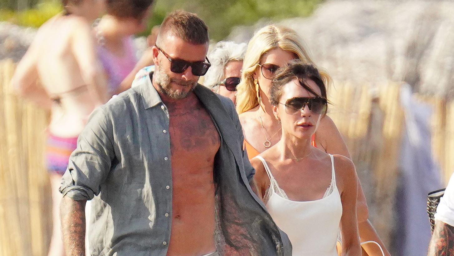 Η Victoria Beckham τραγουδά karaoke και θυμίζει την παλιά εποχή των Spice Girls