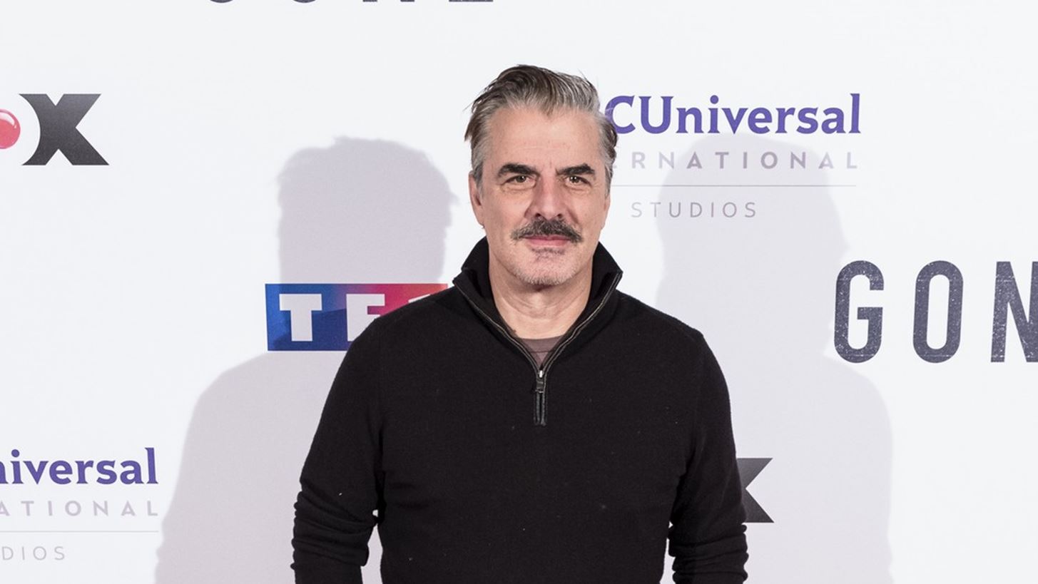 &#x39F; Chris Noth &#x3B5;&#x3C0;&#x3B9;&#x3C3;&#x3C4;&#x3C1;&#x3AD;&#x3C6;&#x3B5;&#x3B9; &#x3C3;&#x3C4;&#x3B7;&#x3BD; &#x3C5;&#x3C0;&#x3BF;&#x3BA;&#x3C1;&#x3B9;&#x3C4;&#x3B9;&#x3BA;&#x3AE; &#x3CD;&#x3C3;&#x3C4;&#x3B5;&#x3C1;&#x3B1; &#x3B1;&#x3C0;&#x3CC; &#x3C4;&#x3B9;&#x3C2; &#x3BA;&#x3B1;&#x3C4;&#x3B7;&#x3B3;&#x3BF;&#x3C1;&#x3AF;&#x3B5;&#x3C2; &#x3B5;&#x3BD;&#x3B1;&#x3BD;&#x3C4;&#x3AF;&#x3BF;&#x3BD; &#x3C4;&#x3BF;&#x3C5; &#x3B3;&#x3B9;&#x3B1; &#x3C3;&#x3B5;&#x3BE;&#x3BF;&#x3C5;&#x3B1;&#x3BB;&#x3B9;&#x3BA;&#x3AE; &#x3BA;&#x3B1;&#x3BA;&#x3BF;&#x3C0;&#x3BF;&#x3AF;&#x3B7;&#x3C3;&#x3B7;