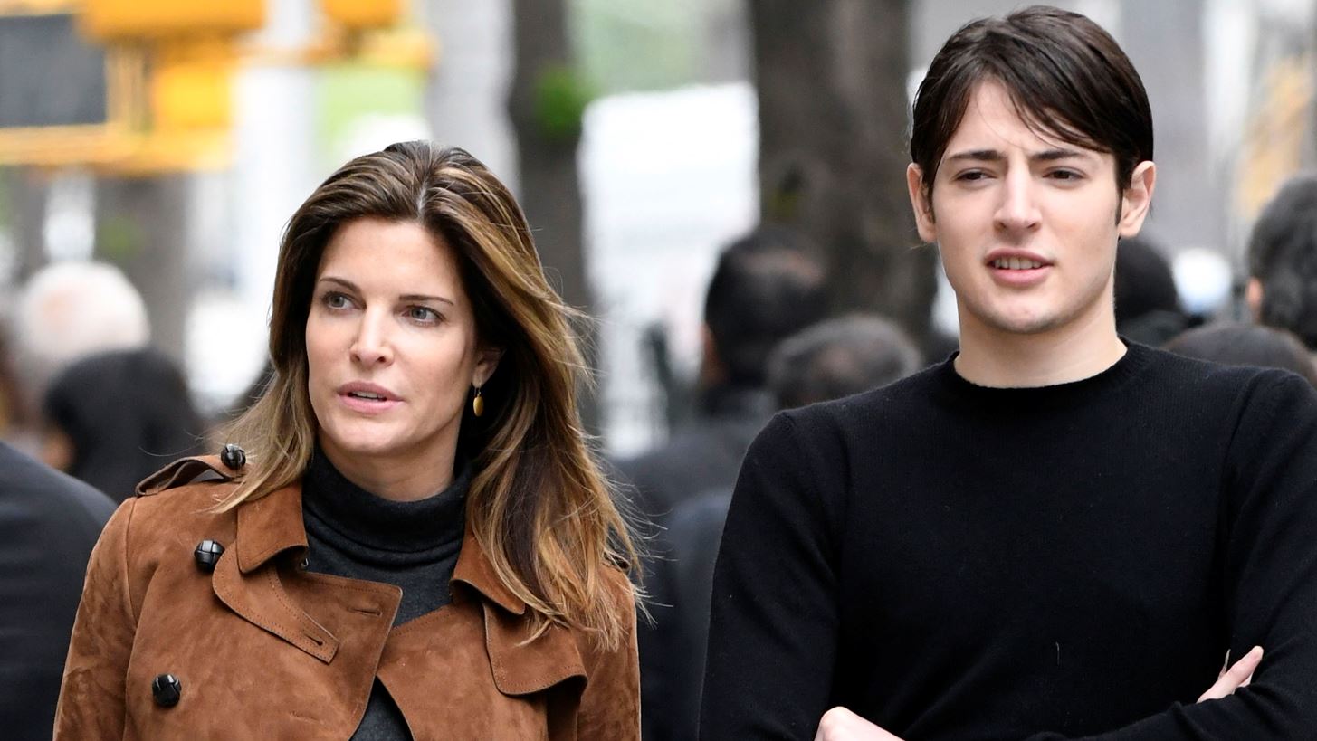 Stephanie Seymour | Το σπαρακτικό μήνυμα στο Instagram ένα χρόνο μετά τον θάνατο του γιου της, Harry